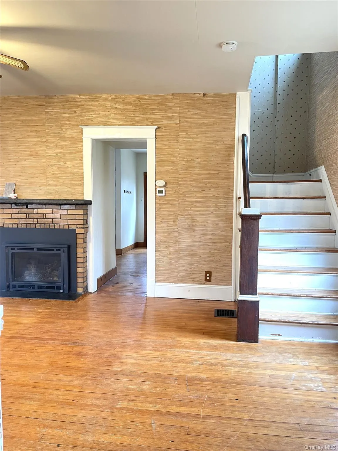 116 Castle Heights Avenue, Clarkstown, NY, 3 Bedrooms Bedrooms, 7 Rooms Rooms,2 BathroomsBathrooms,Residential Lease,For Rent,Castle Heights,0,975604 116 Castle Heights Avenue, Clarkstown, NY, 3 Bedrooms Bedrooms, 7 Rooms Rooms,2 BathroomsBathrooms,Residential Lease,For Rent,Castle Heights,0,975604