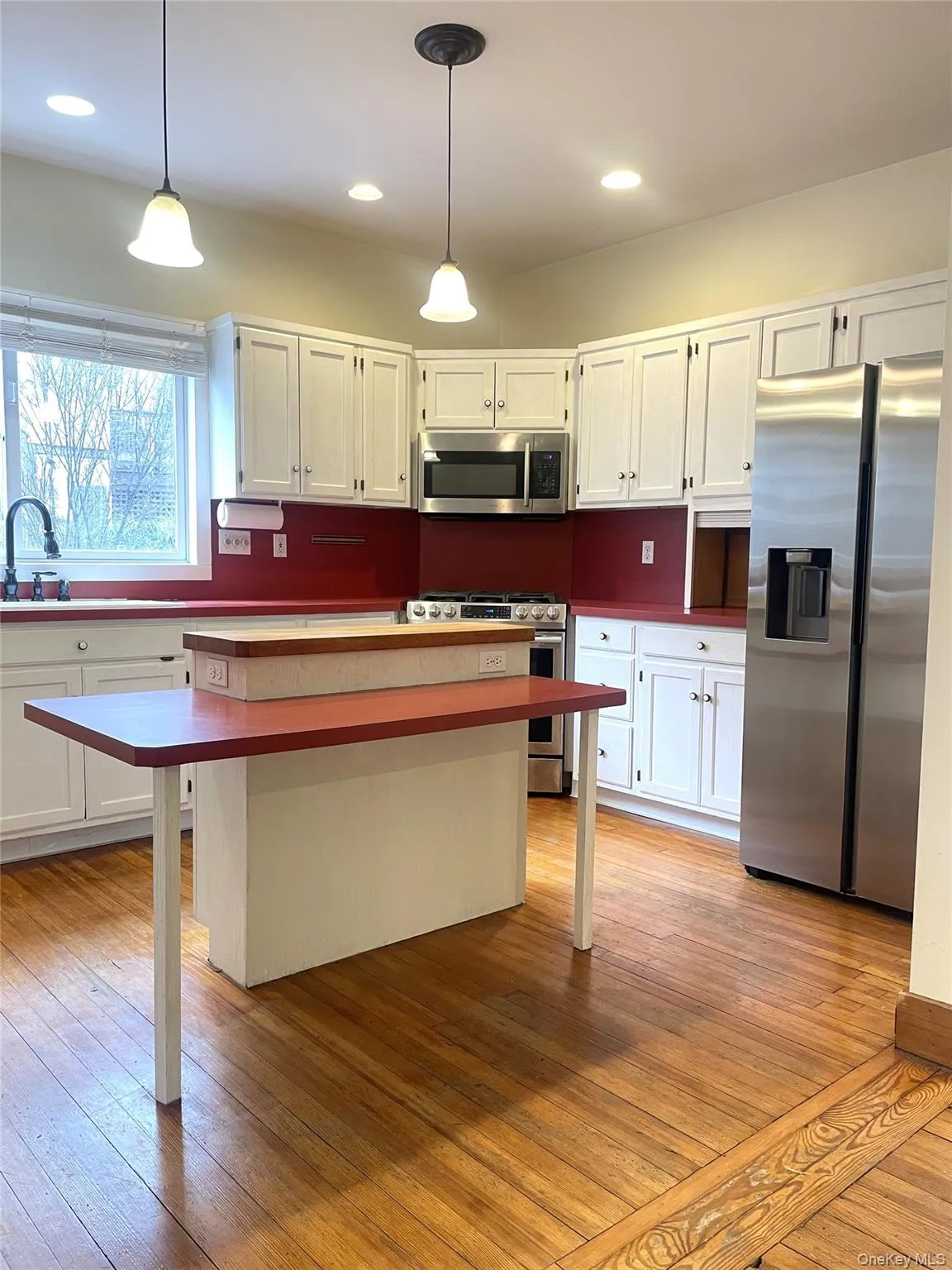 116 Castle Heights Avenue, Clarkstown, NY, 3 Bedrooms Bedrooms, 7 Rooms Rooms,2 BathroomsBathrooms,Residential Lease,For Rent,Castle Heights,0,975604 116 Castle Heights Avenue, Clarkstown, NY, 3 Bedrooms Bedrooms, 7 Rooms Rooms,2 BathroomsBathrooms,Residential Lease,For Rent,Castle Heights,0,975604