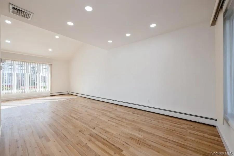 482 Harbor Drive, Hempstead, NY, 4 Bedrooms Bedrooms, 9 Rooms Rooms,2 BathroomsBathrooms,Residential Lease,For Rent,Harbor,0,975615 482 Harbor Drive, Hempstead, NY, 4 Bedrooms Bedrooms, 9 Rooms Rooms,2 BathroomsBathrooms,Residential Lease,For Rent,Harbor,0,975615