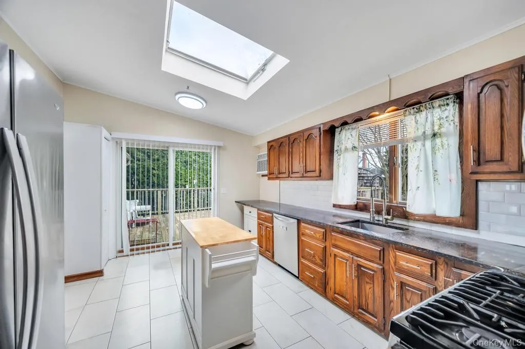 2315 Willow Street, Hempstead, NY, 4 Bedrooms Bedrooms, 8 Rooms Rooms,1 BathroomBathrooms,Residential Lease,For Rent,Willow,0,975616 2315 Willow Street, Hempstead, NY, 4 Bedrooms Bedrooms, 8 Rooms Rooms,1 BathroomBathrooms,Residential Lease,For Rent,Willow,0,975616