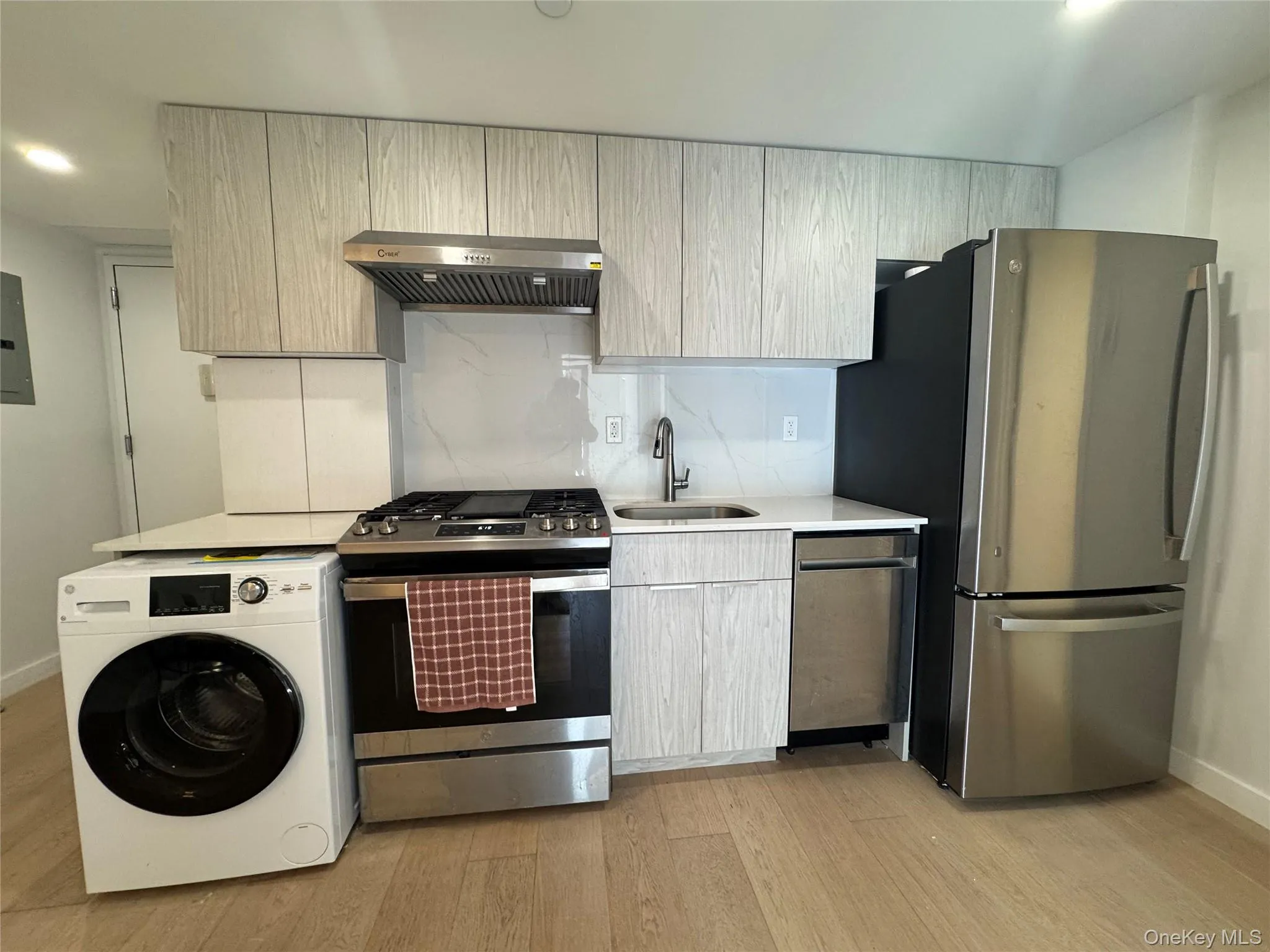 13680 41 Avenue, New York, NY, 2 Bedrooms Bedrooms, 4 Rooms Rooms,1 BathroomBathrooms,Residential Lease,For Rent,41,0,975631 13680 41 Avenue, New York, NY, 2 Bedrooms Bedrooms, 4 Rooms Rooms,1 BathroomBathrooms,Residential Lease,For Rent,41,0,975631