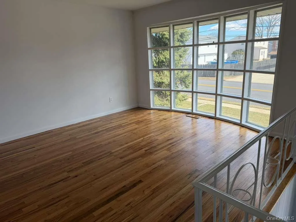 640 Carlls Path, Babylon, NY, 3 Bedrooms Bedrooms, 6 Rooms Rooms,1 BathroomBathrooms,Residential Lease,For Rent,Carlls Path,0,975633 640 Carlls Path, Babylon, NY, 3 Bedrooms Bedrooms, 6 Rooms Rooms,1 BathroomBathrooms,Residential Lease,For Rent,Carlls Path,0,975633