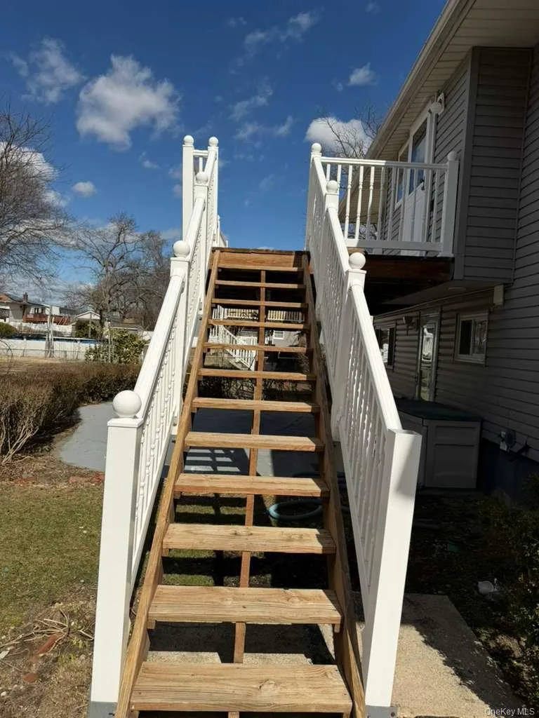 640 Carlls Path, Babylon, NY, 3 Bedrooms Bedrooms, 6 Rooms Rooms,1 BathroomBathrooms,Residential Lease,For Rent,Carlls Path,0,975633 640 Carlls Path, Babylon, NY, 3 Bedrooms Bedrooms, 6 Rooms Rooms,1 BathroomBathrooms,Residential Lease,For Rent,Carlls Path,0,975633