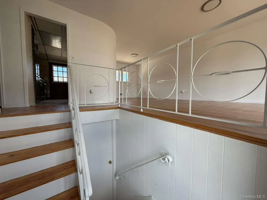 640 Carlls Path, Babylon, NY, 3 Bedrooms Bedrooms, 6 Rooms Rooms,1 BathroomBathrooms,Residential Lease,For Rent,Carlls Path,0,975633 640 Carlls Path, Babylon, NY, 3 Bedrooms Bedrooms, 6 Rooms Rooms,1 BathroomBathrooms,Residential Lease,For Rent,Carlls Path,0,975633