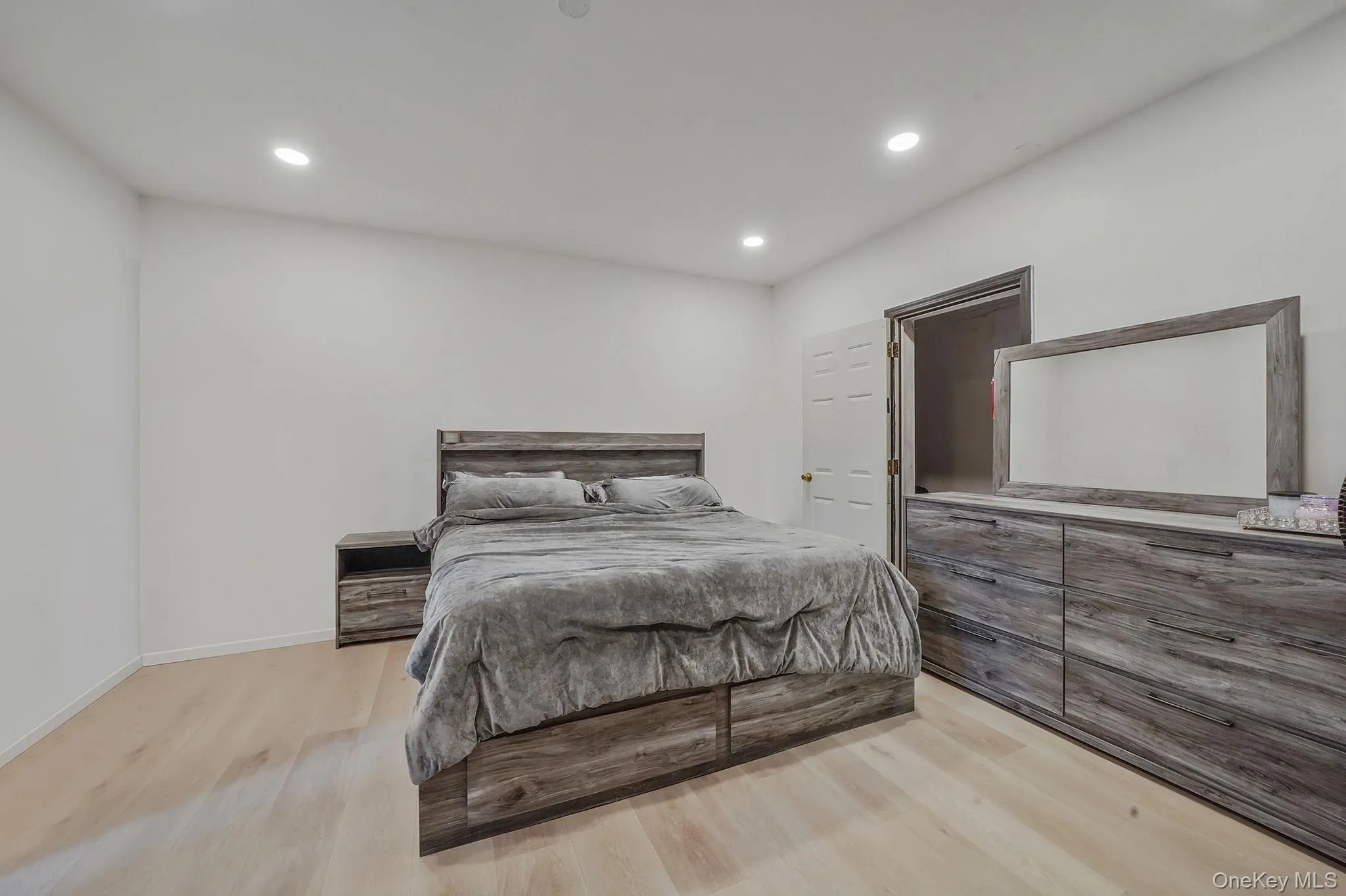 2 Buchanan Avenue, Brookhaven, NY, 4 Bedrooms Bedrooms, 9 Rooms Rooms,3 BathroomsBathrooms,Residential,For Rent,Buchanan,0,975642 2 Buchanan Avenue, Brookhaven, NY, 4 Bedrooms Bedrooms, 9 Rooms Rooms,3 BathroomsBathrooms,Residential,For Rent,Buchanan,0,975642