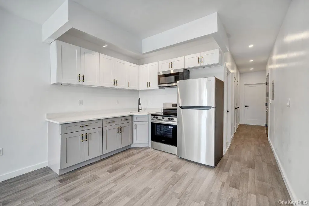 1707 Pitkin Avenue, New York, NY, 3 Bedrooms Bedrooms, 4 Rooms Rooms,2 BathroomsBathrooms,Residential Lease,For Rent,Pitkin,0,975651 1707 Pitkin Avenue, New York, NY, 3 Bedrooms Bedrooms, 4 Rooms Rooms,2 BathroomsBathrooms,Residential Lease,For Rent,Pitkin,0,975651