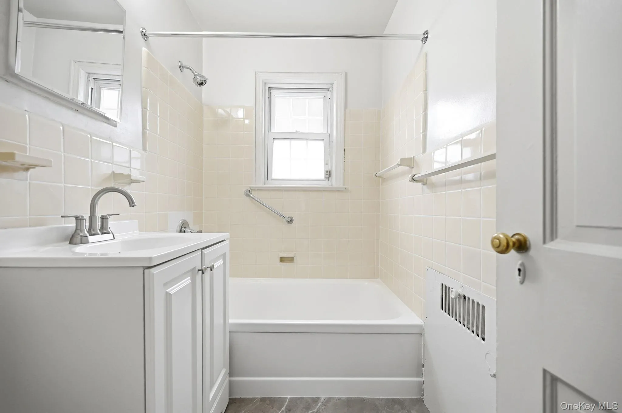 61 Davis Avenue, White Plains, NY, 1 Bedroom Bedrooms, 3 Rooms Rooms,1 BathroomBathrooms,Residential Lease,For Rent,Davis,0,975656 61 Davis Avenue, White Plains, NY, 1 Bedroom Bedrooms, 3 Rooms Rooms,1 BathroomBathrooms,Residential Lease,For Rent,Davis,0,975656