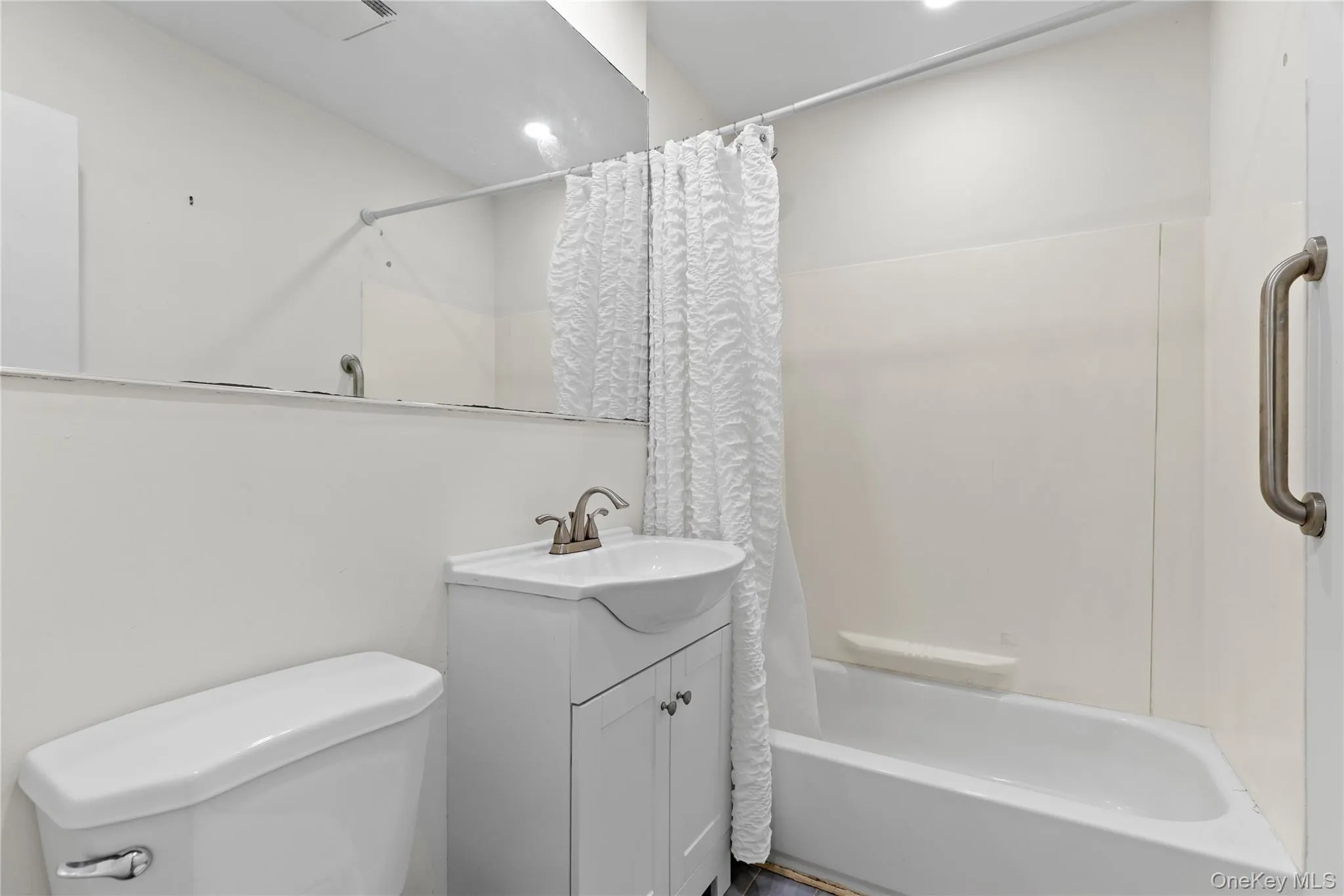 460 Old Town Road, Brookhaven, NY, 2 Bedrooms Bedrooms, 6 Rooms Rooms,1 BathroomBathrooms,Residential,For Rent,Old Town,0,975657 460 Old Town Road, Brookhaven, NY, 2 Bedrooms Bedrooms, 6 Rooms Rooms,1 BathroomBathrooms,Residential,For Rent,Old Town,0,975657