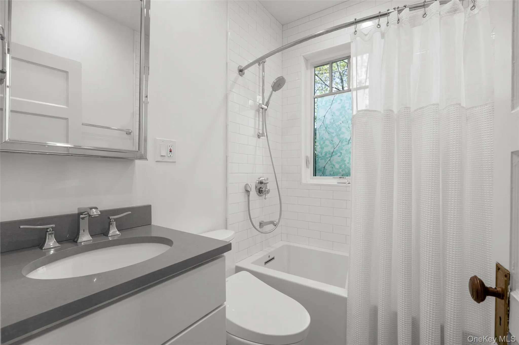 49 Weaver Street, Mamaroneck, NY, 3 Bedrooms Bedrooms, 6 Rooms Rooms,2 BathroomsBathrooms,Residential Lease,For Rent,Weaver,0,975665 49 Weaver Street, Mamaroneck, NY, 3 Bedrooms Bedrooms, 6 Rooms Rooms,2 BathroomsBathrooms,Residential Lease,For Rent,Weaver,0,975665