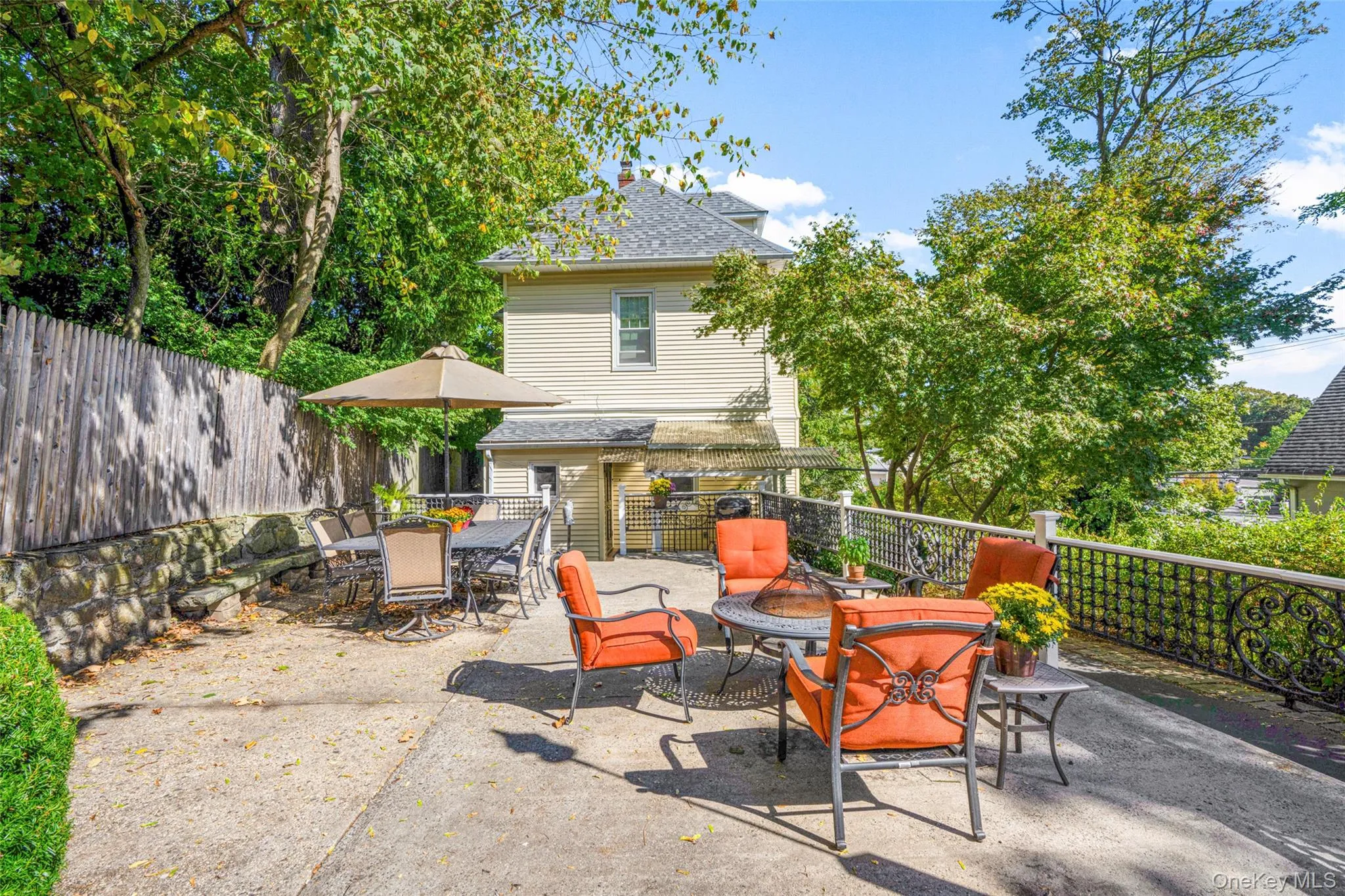 49 Weaver Street, Mamaroneck, NY, 3 Bedrooms Bedrooms, 6 Rooms Rooms,2 BathroomsBathrooms,Residential Lease,For Rent,Weaver,0,975665 49 Weaver Street, Mamaroneck, NY, 3 Bedrooms Bedrooms, 6 Rooms Rooms,2 BathroomsBathrooms,Residential Lease,For Rent,Weaver,0,975665