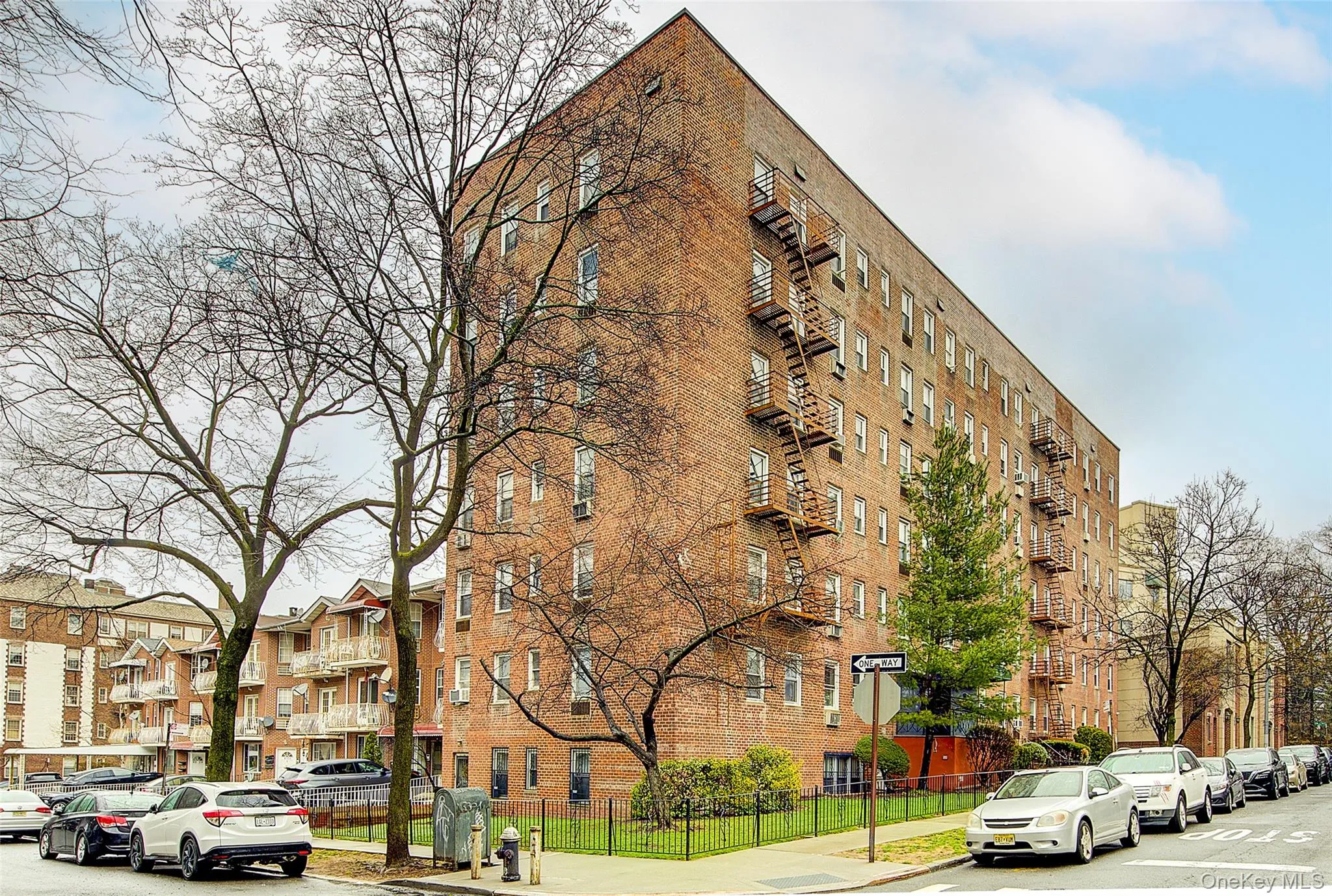 125-05 84th Avenue, New York, NY, 2 Rooms Rooms,1 BathroomBathrooms,Residential Sale,For Rent,84th,0,975671 125-05 84th Avenue, New York, NY, 2 Rooms Rooms,1 BathroomBathrooms,Residential Sale,For Rent,84th,0,975671