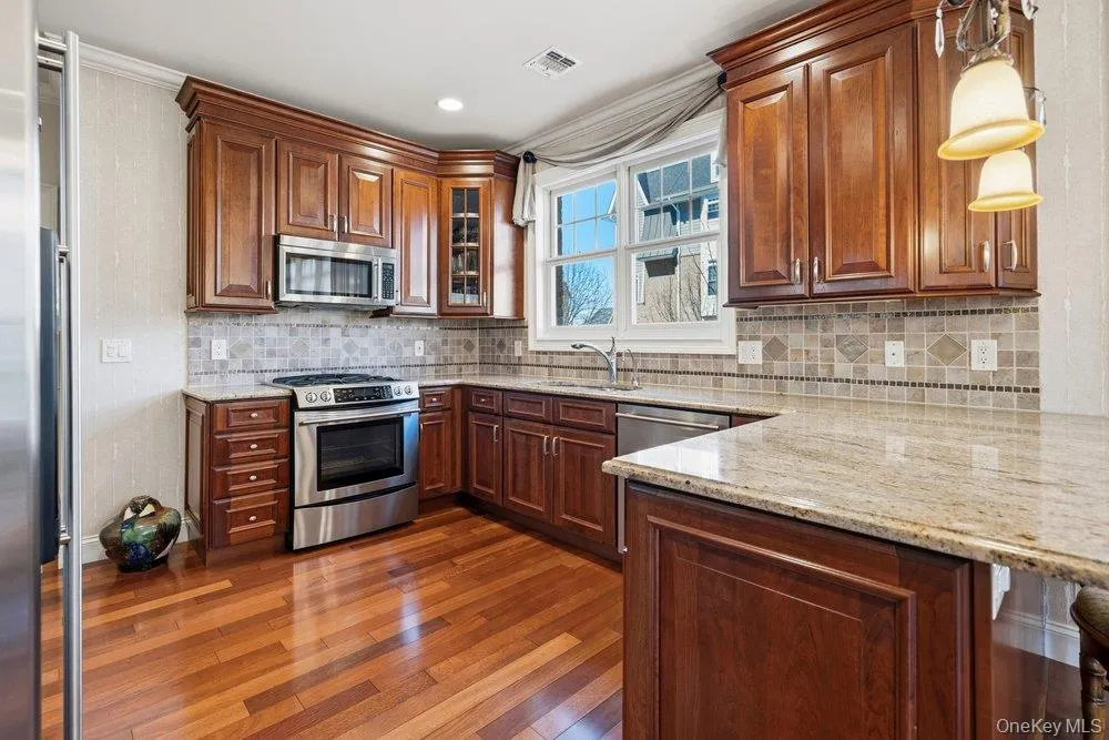 336 Trotting Lane, North Hempstead, NY, 2 Bedrooms Bedrooms, 5 Rooms Rooms,2 BathroomsBathrooms,Residential Lease,For Rent,Trotting,0,975682 336 Trotting Lane, North Hempstead, NY, 2 Bedrooms Bedrooms, 5 Rooms Rooms,2 BathroomsBathrooms,Residential Lease,For Rent,Trotting,0,975682