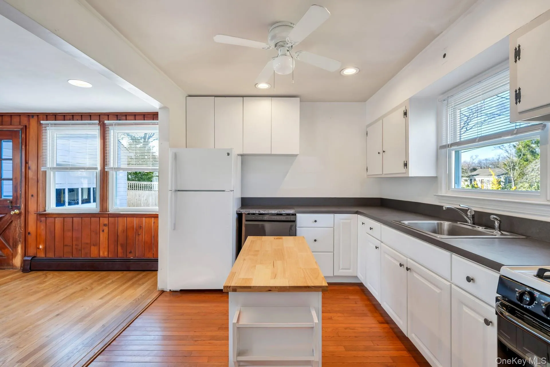 20 Willyn Road, Brookhaven, NY, 2 Bedrooms Bedrooms, 5 Rooms Rooms,1 BathroomBathrooms,Residential,For Rent,Willyn,0,975686 20 Willyn Road, Brookhaven, NY, 2 Bedrooms Bedrooms, 5 Rooms Rooms,1 BathroomBathrooms,Residential,For Rent,Willyn,0,975686