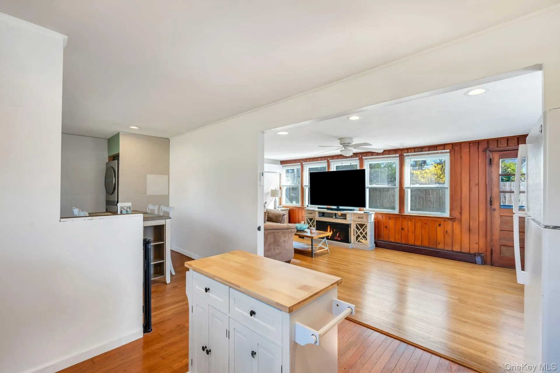 20 Willyn Road, Brookhaven, NY, 2 Bedrooms Bedrooms, 5 Rooms Rooms,1 BathroomBathrooms,Residential,For Rent,Willyn,0,975686 20 Willyn Road, Brookhaven, NY, 2 Bedrooms Bedrooms, 5 Rooms Rooms,1 BathroomBathrooms,Residential,For Rent,Willyn,0,975686