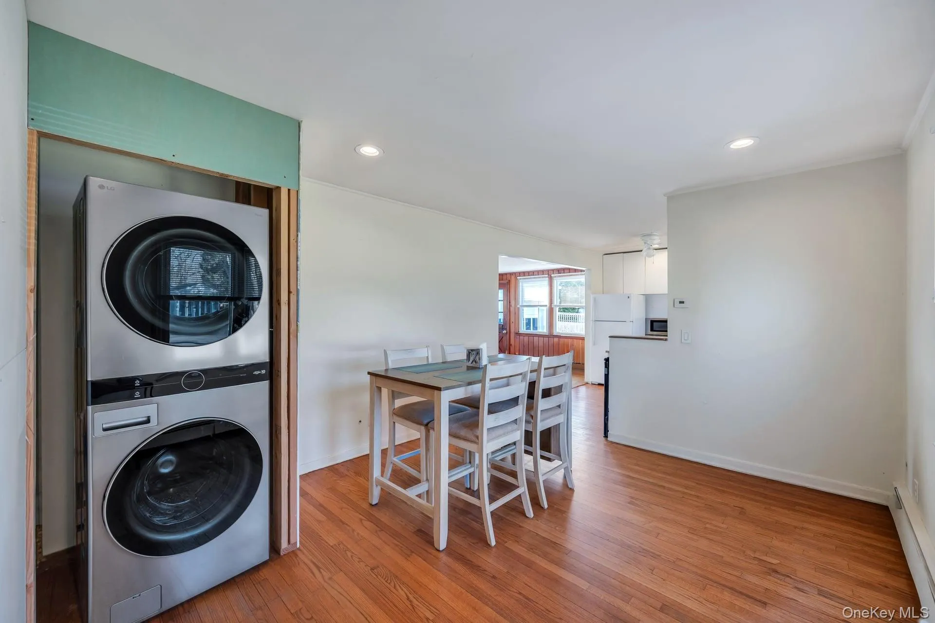 20 Willyn Road, Brookhaven, NY, 2 Bedrooms Bedrooms, 5 Rooms Rooms,1 BathroomBathrooms,Residential,For Rent,Willyn,0,975686 20 Willyn Road, Brookhaven, NY, 2 Bedrooms Bedrooms, 5 Rooms Rooms,1 BathroomBathrooms,Residential,For Rent,Willyn,0,975686