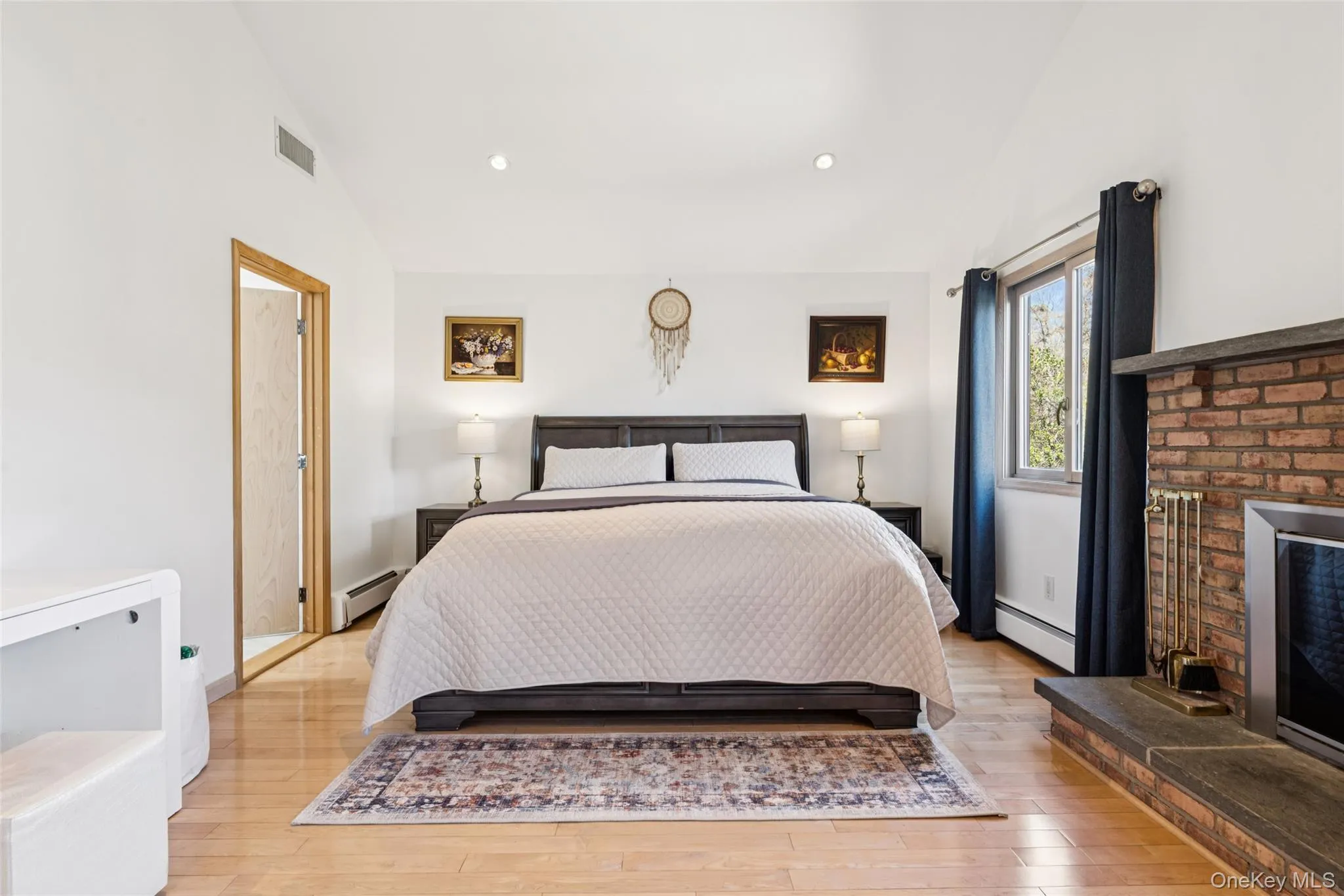 1 Allenby Drive, Smithtown, NY, 4 Bedrooms Bedrooms, 10 Rooms Rooms,2 BathroomsBathrooms,Residential,For Rent,Allenby,0,975697 1 Allenby Drive, Smithtown, NY, 4 Bedrooms Bedrooms, 10 Rooms Rooms,2 BathroomsBathrooms,Residential,For Rent,Allenby,0,975697