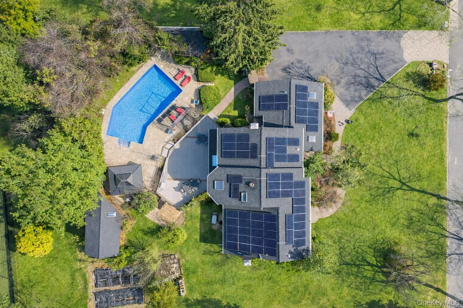 1 Allenby Drive, Smithtown, NY, 4 Bedrooms Bedrooms, 10 Rooms Rooms,2 BathroomsBathrooms,Residential,For Rent,Allenby,0,975697 1 Allenby Drive, Smithtown, NY, 4 Bedrooms Bedrooms, 10 Rooms Rooms,2 BathroomsBathrooms,Residential,For Rent,Allenby,0,975697