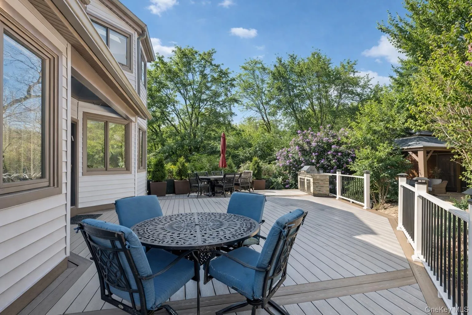 1 Allenby Drive, Smithtown, NY, 4 Bedrooms Bedrooms, 10 Rooms Rooms,2 BathroomsBathrooms,Residential,For Rent,Allenby,0,975697 1 Allenby Drive, Smithtown, NY, 4 Bedrooms Bedrooms, 10 Rooms Rooms,2 BathroomsBathrooms,Residential,For Rent,Allenby,0,975697