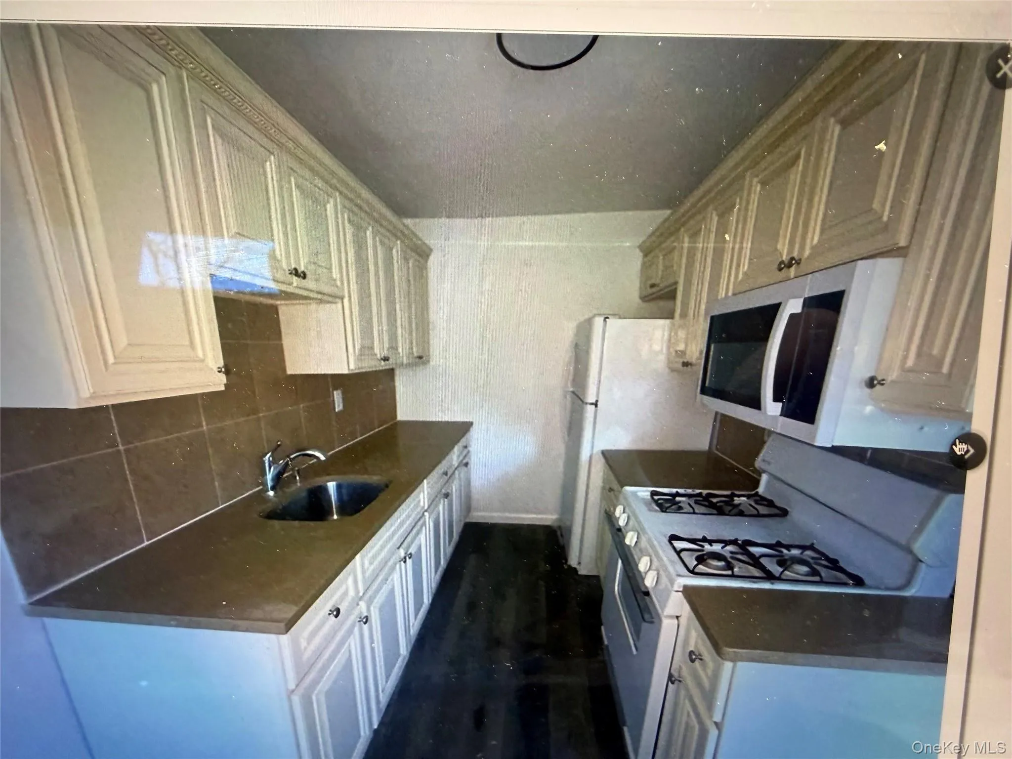 5A Hemlock Drive, Islip, NY, 1 Bedroom Bedrooms, 3 Rooms Rooms,1 BathroomBathrooms,Residential,For Rent,Hemlock,0,975726 5A Hemlock Drive, Islip, NY, 1 Bedroom Bedrooms, 3 Rooms Rooms,1 BathroomBathrooms,Residential,For Rent,Hemlock,0,975726
