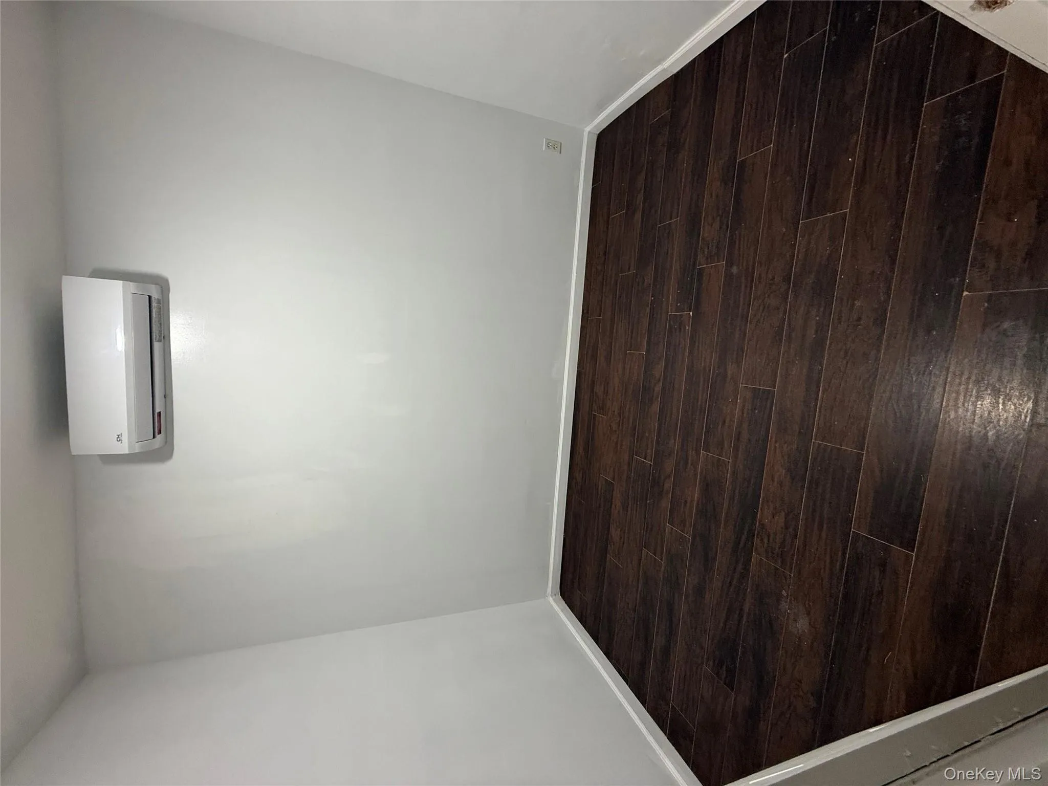 15312 122nd Avenue, New York, NY, 2 Bedrooms Bedrooms, 5 Rooms Rooms,1 BathroomBathrooms,Residential Lease,For Rent,122nd,0,975732 15312 122nd Avenue, New York, NY, 2 Bedrooms Bedrooms, 5 Rooms Rooms,1 BathroomBathrooms,Residential Lease,For Rent,122nd,0,975732