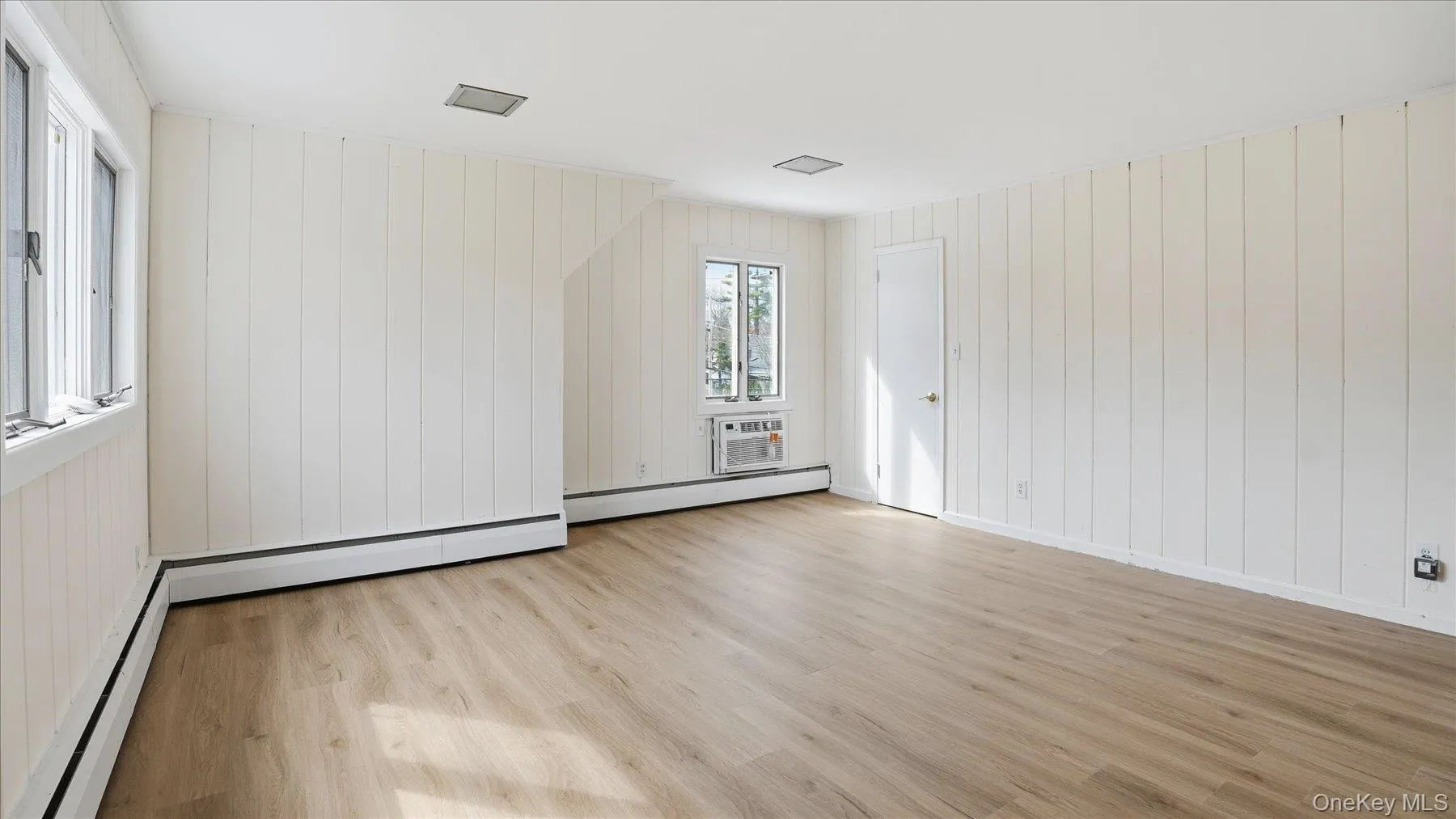 23 Hartley Road, North Hempstead, NY, 4 Bedrooms Bedrooms, 7 Rooms Rooms,3 BathroomsBathrooms,Residential,For Rent,Hartley,0,975814 23 Hartley Road, North Hempstead, NY, 4 Bedrooms Bedrooms, 7 Rooms Rooms,3 BathroomsBathrooms,Residential,For Rent,Hartley,0,975814