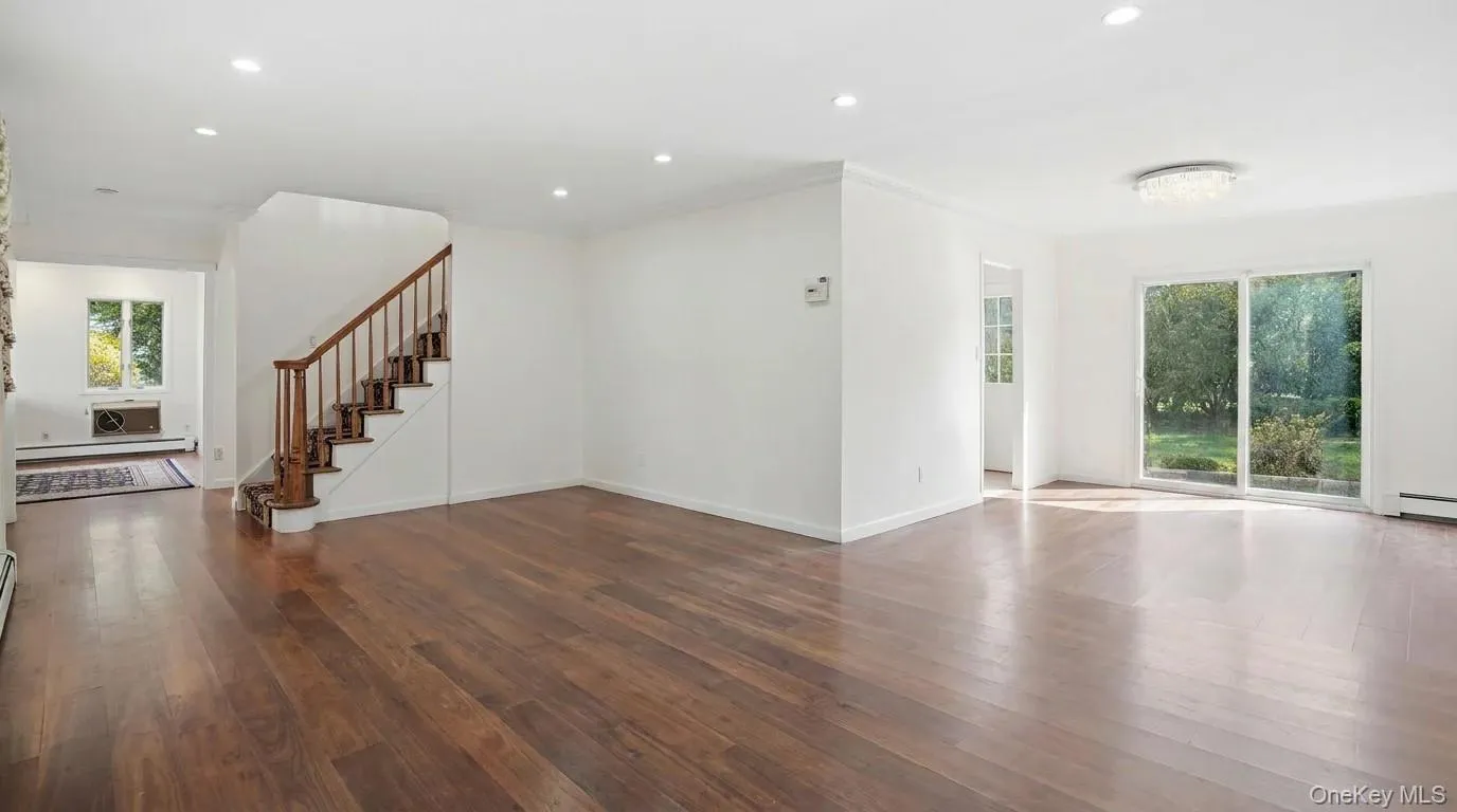 23 Hartley Road, North Hempstead, NY, 4 Bedrooms Bedrooms, 7 Rooms Rooms,3 BathroomsBathrooms,Residential,For Rent,Hartley,0,975814 23 Hartley Road, North Hempstead, NY, 4 Bedrooms Bedrooms, 7 Rooms Rooms,3 BathroomsBathrooms,Residential,For Rent,Hartley,0,975814