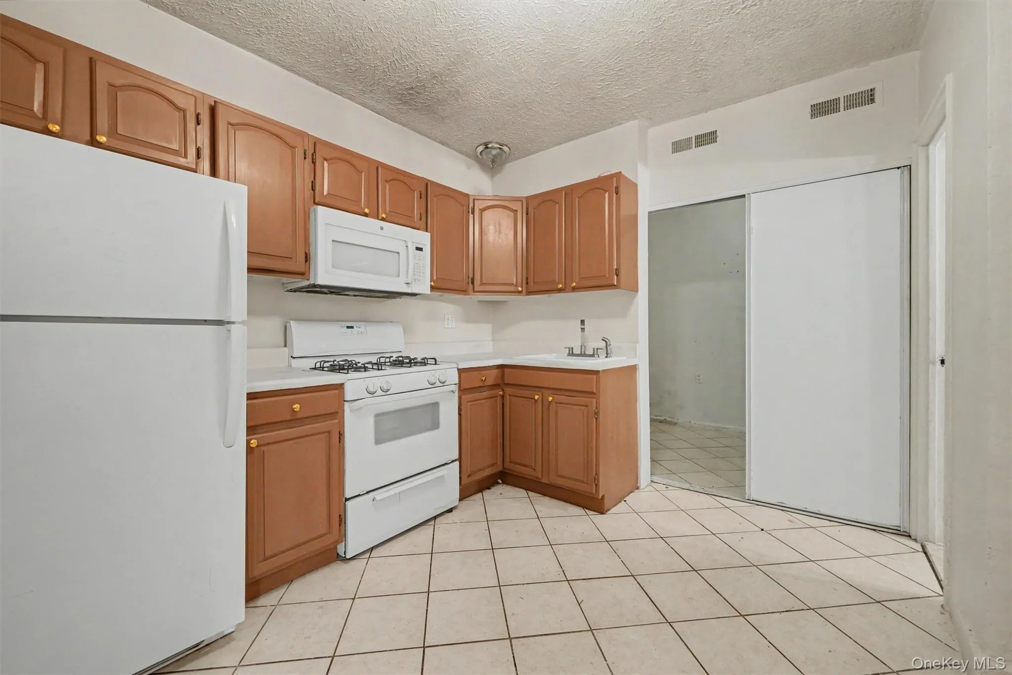 2190 boston Road, New York, NY, 3 Rooms Rooms,1 BathroomBathrooms,Residential,For Rent,boston,0,975863 2190 boston Road, New York, NY, 3 Rooms Rooms,1 BathroomBathrooms,Residential,For Rent,boston,0,975863