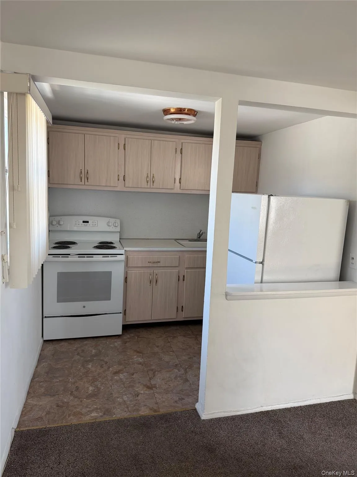 31 Lenox Avenue, Hempstead, NY, 2 Bedrooms Bedrooms, 6 Rooms Rooms,1 BathroomBathrooms,Residential Lease,For Rent,Lenox,0,975869 31 Lenox Avenue, Hempstead, NY, 2 Bedrooms Bedrooms, 6 Rooms Rooms,1 BathroomBathrooms,Residential Lease,For Rent,Lenox,0,975869