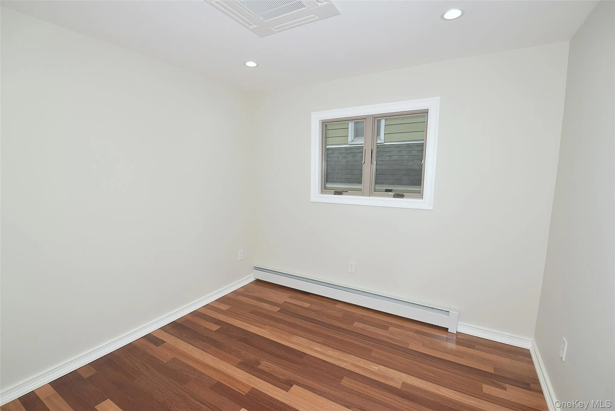 86-16 262nd Street, New York, NY, 3 Bedrooms Bedrooms, 6 Rooms Rooms,2 BathroomsBathrooms,Residential Lease,For Rent,262nd,0,975876 86-16 262nd Street, New York, NY, 3 Bedrooms Bedrooms, 6 Rooms Rooms,2 BathroomsBathrooms,Residential Lease,For Rent,262nd,0,975876