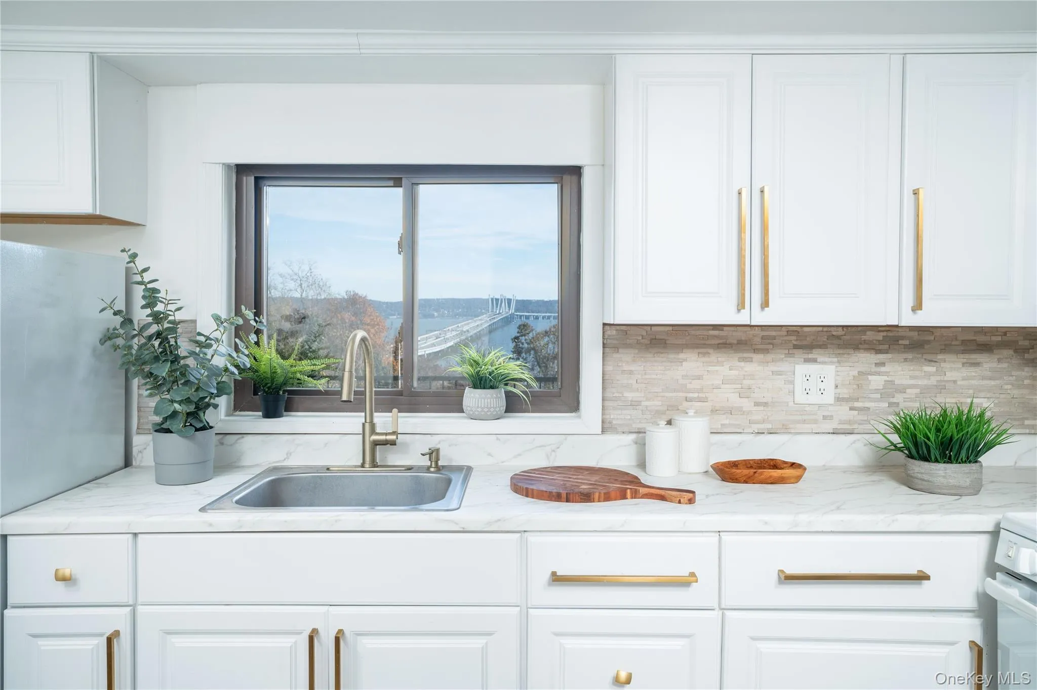 1099 Route 9W, Orangetown, NY, 2 Bedrooms Bedrooms, 6 Rooms Rooms,2 BathroomsBathrooms,Residential Lease,For Rent,Route 9W,0,975882 1099 Route 9W, Orangetown, NY, 2 Bedrooms Bedrooms, 6 Rooms Rooms,2 BathroomsBathrooms,Residential Lease,For Rent,Route 9W,0,975882