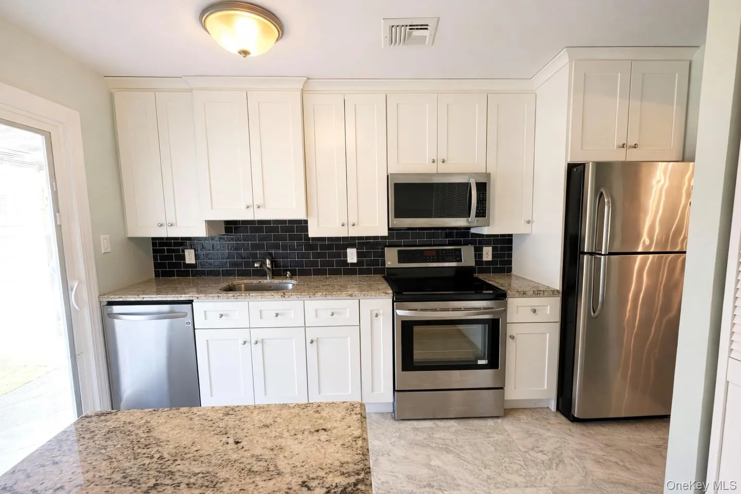 426 Aylesbury Court, Brookhaven, NY, 1 Bedroom Bedrooms, 4 Rooms Rooms,1 BathroomBathrooms,Residential Lease,For Rent,Aylesbury,0,975891 426 Aylesbury Court, Brookhaven, NY, 1 Bedroom Bedrooms, 4 Rooms Rooms,1 BathroomBathrooms,Residential Lease,For Rent,Aylesbury,0,975891