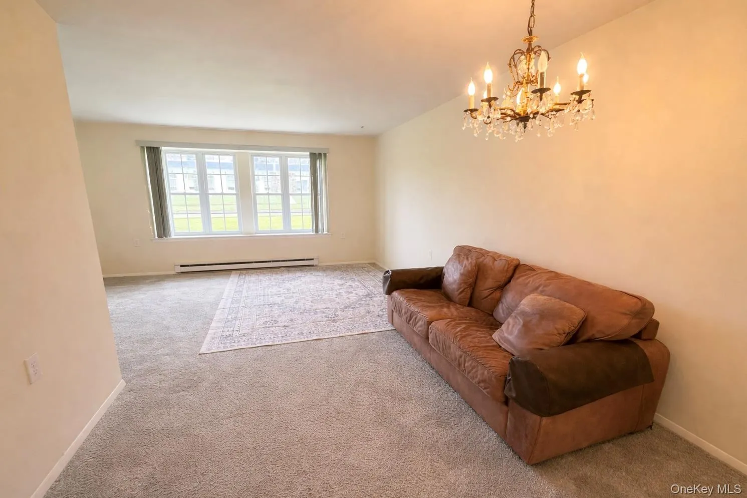 426 Aylesbury Court, Brookhaven, NY, 1 Bedroom Bedrooms, 4 Rooms Rooms,1 BathroomBathrooms,Residential Lease,For Rent,Aylesbury,0,975891 426 Aylesbury Court, Brookhaven, NY, 1 Bedroom Bedrooms, 4 Rooms Rooms,1 BathroomBathrooms,Residential Lease,For Rent,Aylesbury,0,975891