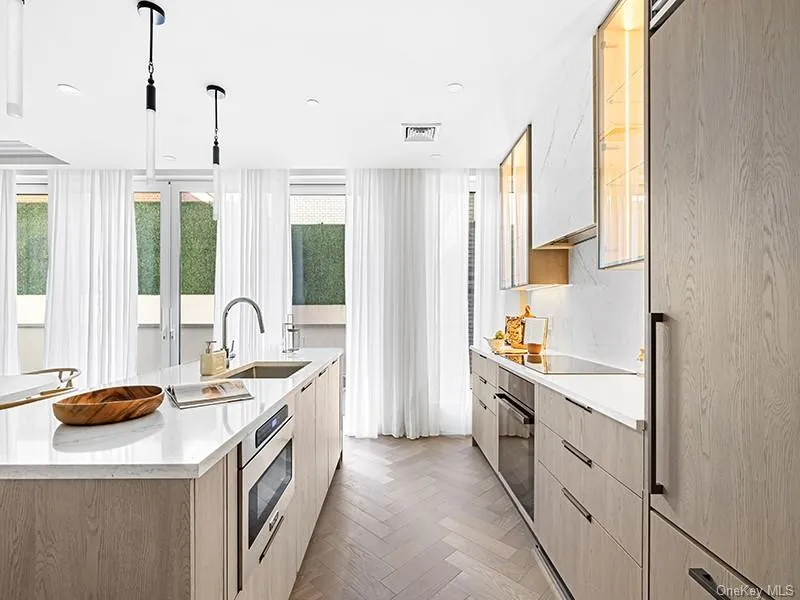 78-29 Austin Street, New York, NY, 3 Bedrooms Bedrooms, 6 Rooms Rooms,3 BathroomsBathrooms,Residential,For Rent,Austin,0,975901 78-29 Austin Street, New York, NY, 3 Bedrooms Bedrooms, 6 Rooms Rooms,3 BathroomsBathrooms,Residential,For Rent,Austin,0,975901