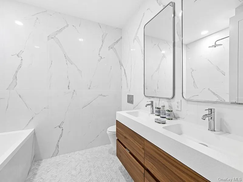 78-29 Austin Street, New York, NY, 3 Bedrooms Bedrooms, 6 Rooms Rooms,3 BathroomsBathrooms,Residential,For Rent,Austin,0,975901 78-29 Austin Street, New York, NY, 3 Bedrooms Bedrooms, 6 Rooms Rooms,3 BathroomsBathrooms,Residential,For Rent,Austin,0,975901
