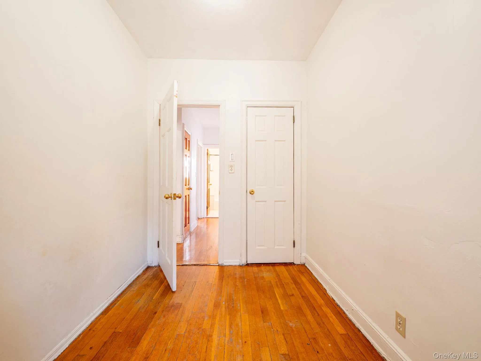 98-25 67th Avenue, New York, NY, 4 Bedrooms Bedrooms, 6 Rooms Rooms,2 BathroomsBathrooms,Residential Sale,For Rent,67th,0,975919 98-25 67th Avenue, New York, NY, 4 Bedrooms Bedrooms, 6 Rooms Rooms,2 BathroomsBathrooms,Residential Sale,For Rent,67th,0,975919