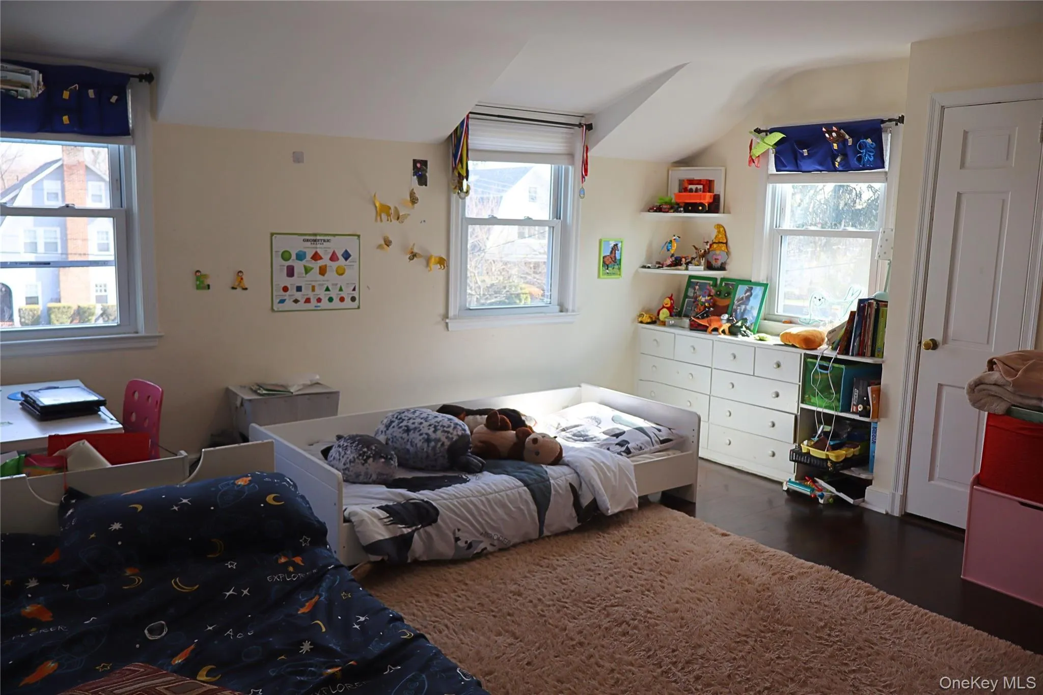 14 Bonnett Avenue, Mamaroneck, NY, 3 Bedrooms Bedrooms, 6 Rooms Rooms,2 BathroomsBathrooms,Residential Lease,For Rent,Bonnett,0,975931 14 Bonnett Avenue, Mamaroneck, NY, 3 Bedrooms Bedrooms, 6 Rooms Rooms,2 BathroomsBathrooms,Residential Lease,For Rent,Bonnett,0,975931