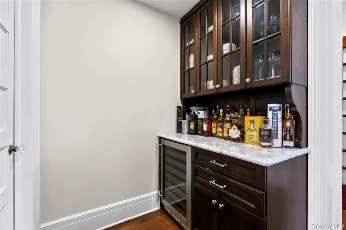 47 GREENACRES Avenue, Scarsdale, NY, 6 Bedrooms Bedrooms, 13 Rooms Rooms,7 BathroomsBathrooms,Residential Lease,For Rent,GREENACRES,0,975951 47 GREENACRES Avenue, Scarsdale, NY, 6 Bedrooms Bedrooms, 13 Rooms Rooms,7 BathroomsBathrooms,Residential Lease,For Rent,GREENACRES,0,975951