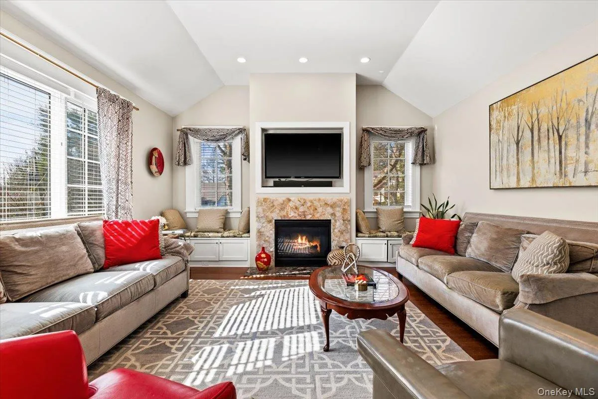 47 GREENACRES Avenue, Scarsdale, NY, 6 Bedrooms Bedrooms, 13 Rooms Rooms,7 BathroomsBathrooms,Residential Lease,For Rent,GREENACRES,0,975951 47 GREENACRES Avenue, Scarsdale, NY, 6 Bedrooms Bedrooms, 13 Rooms Rooms,7 BathroomsBathrooms,Residential Lease,For Rent,GREENACRES,0,975951