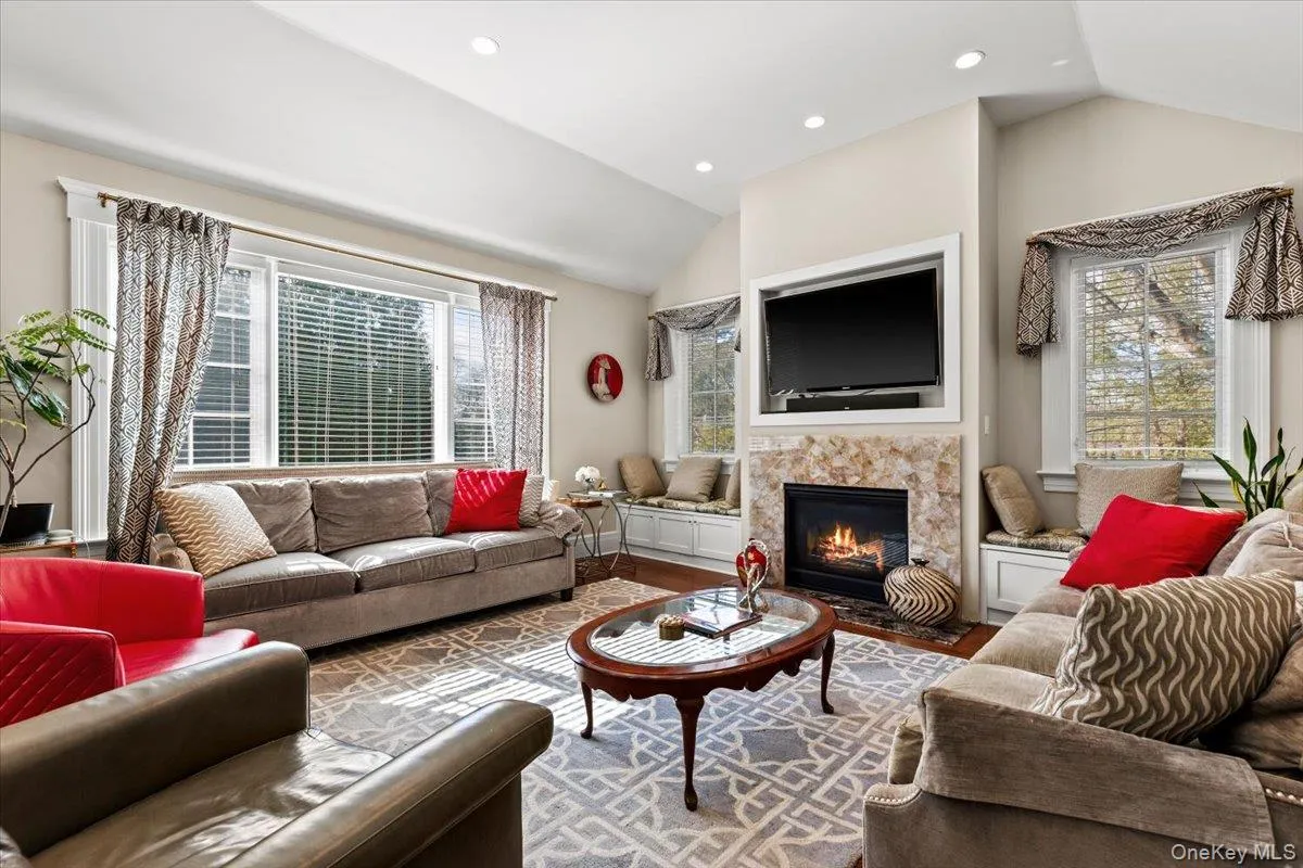 47 GREENACRES Avenue, Scarsdale, NY, 6 Bedrooms Bedrooms, 13 Rooms Rooms,7 BathroomsBathrooms,Residential Lease,For Rent,GREENACRES,0,975951 47 GREENACRES Avenue, Scarsdale, NY, 6 Bedrooms Bedrooms, 13 Rooms Rooms,7 BathroomsBathrooms,Residential Lease,For Rent,GREENACRES,0,975951