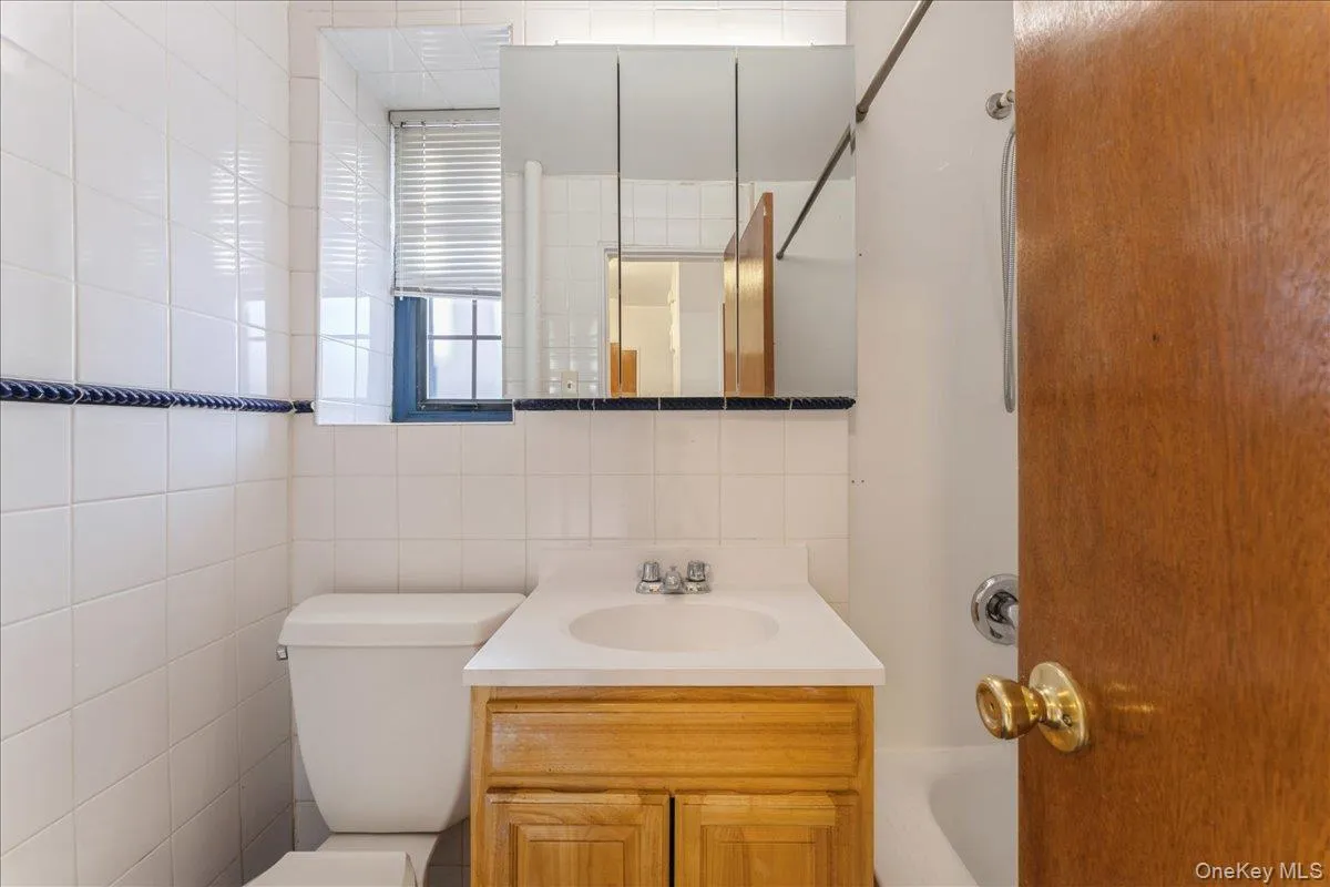 7811 Main Street, New York, NY, 1 Bedroom Bedrooms, 3 Rooms Rooms,1 BathroomBathrooms,Residential,For Rent,Main,0,975956 7811 Main Street, New York, NY, 1 Bedroom Bedrooms, 3 Rooms Rooms,1 BathroomBathrooms,Residential,For Rent,Main,0,975956