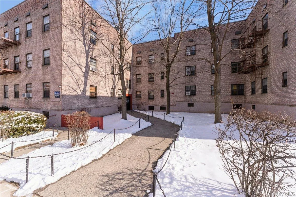 7811 Main Street, New York, NY, 1 Bedroom Bedrooms, 3 Rooms Rooms,1 BathroomBathrooms,Residential,For Rent,Main,0,975956 7811 Main Street, New York, NY, 1 Bedroom Bedrooms, 3 Rooms Rooms,1 BathroomBathrooms,Residential,For Rent,Main,0,975956