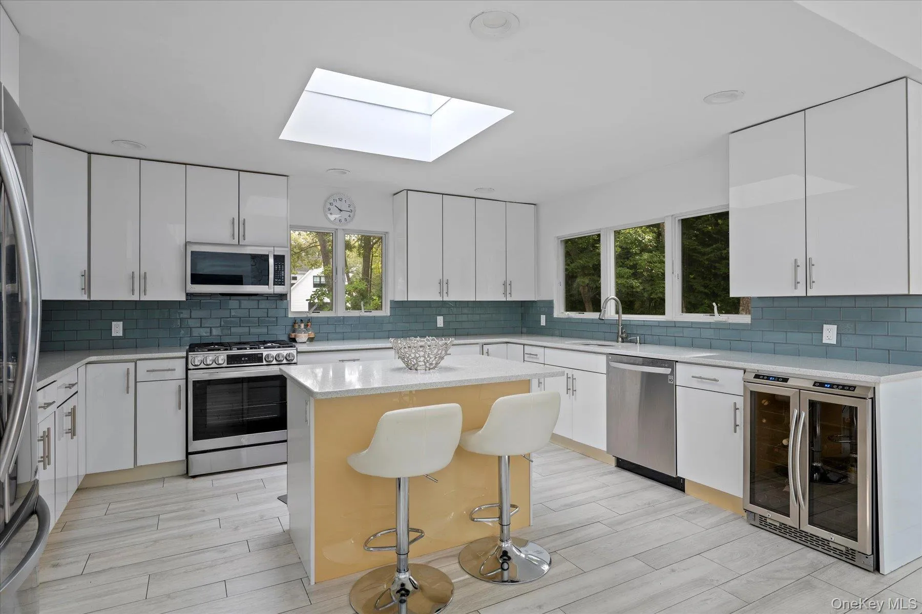 5 Lakewood Lane, Southampton, NY, 4 Bedrooms Bedrooms, 8 Rooms Rooms,3 BathroomsBathrooms,Residential Lease,For Rent,Lakewood,0,975963 5 Lakewood Lane, Southampton, NY, 4 Bedrooms Bedrooms, 8 Rooms Rooms,3 BathroomsBathrooms,Residential Lease,For Rent,Lakewood,0,975963