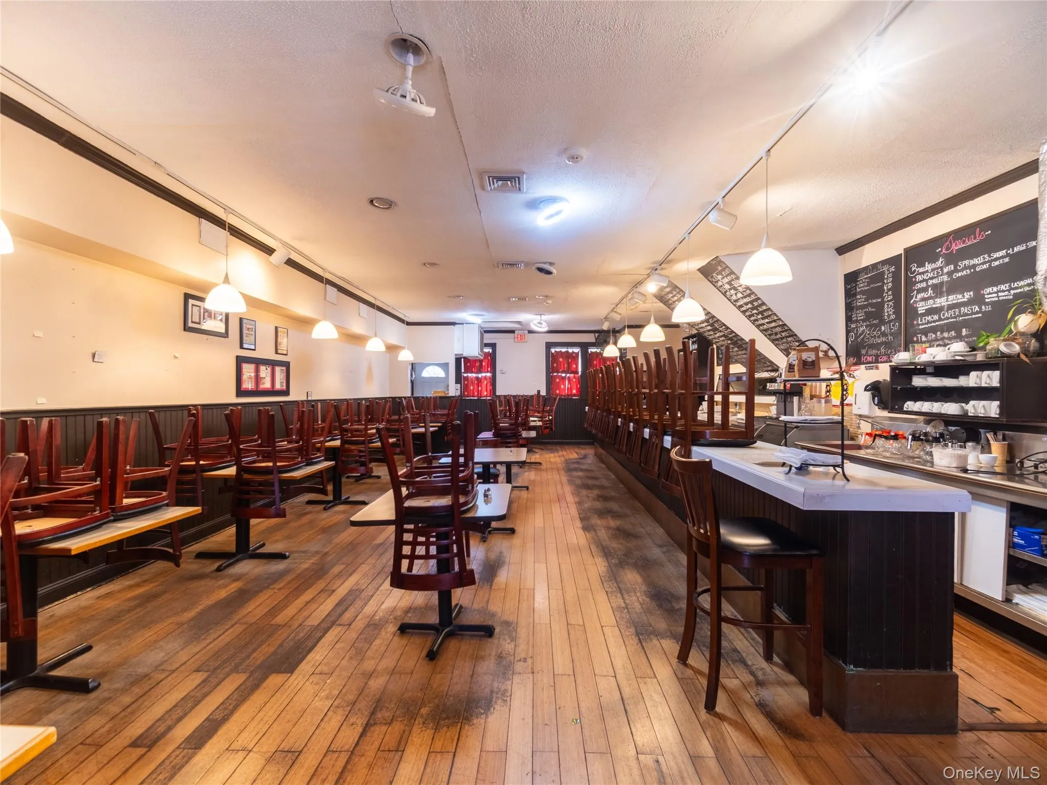 Counter and seatingin interior Counter and seatingin interior