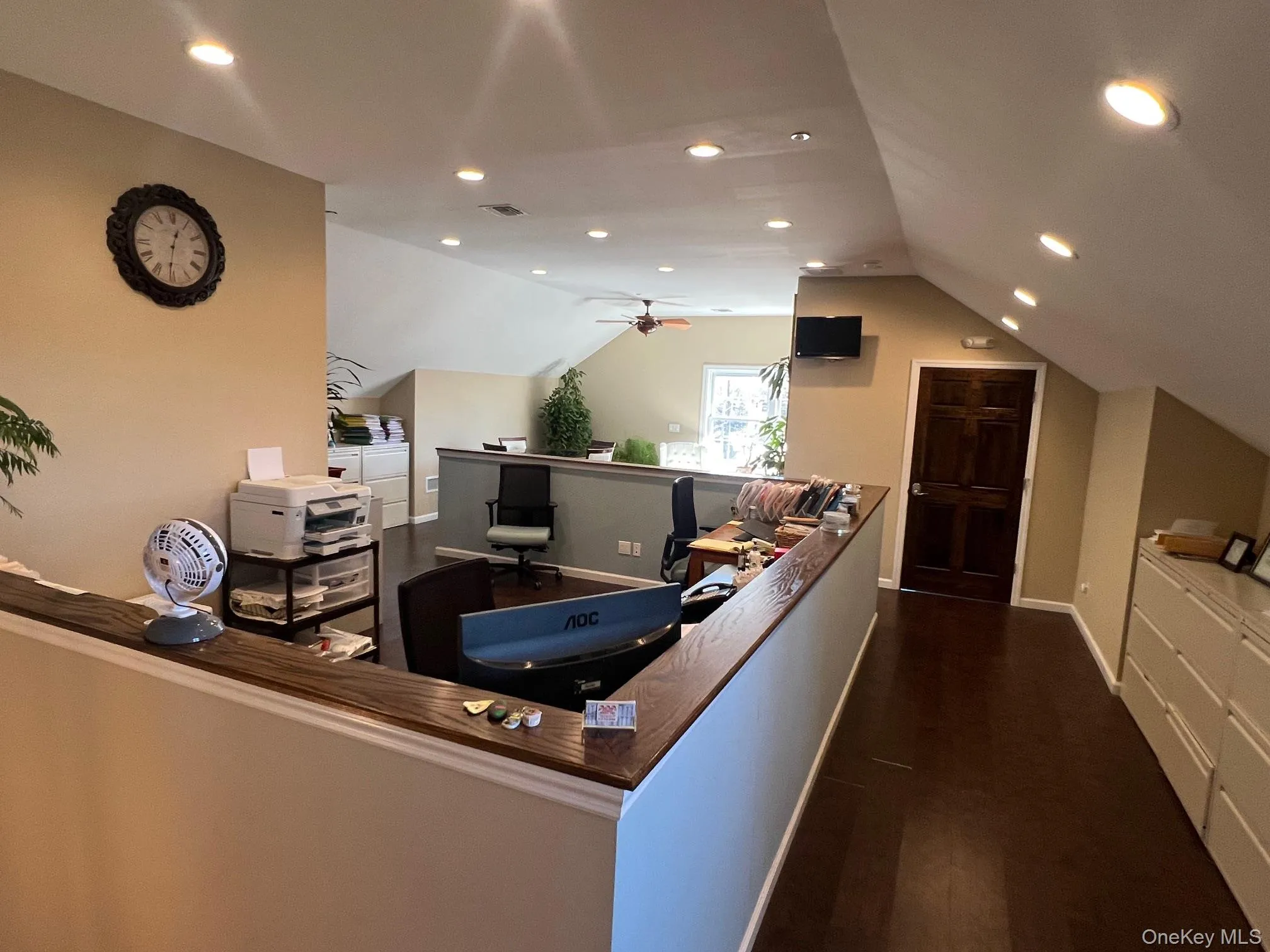 Open Office Area or Large Receptions Area Open Office Area or Large Receptions Area