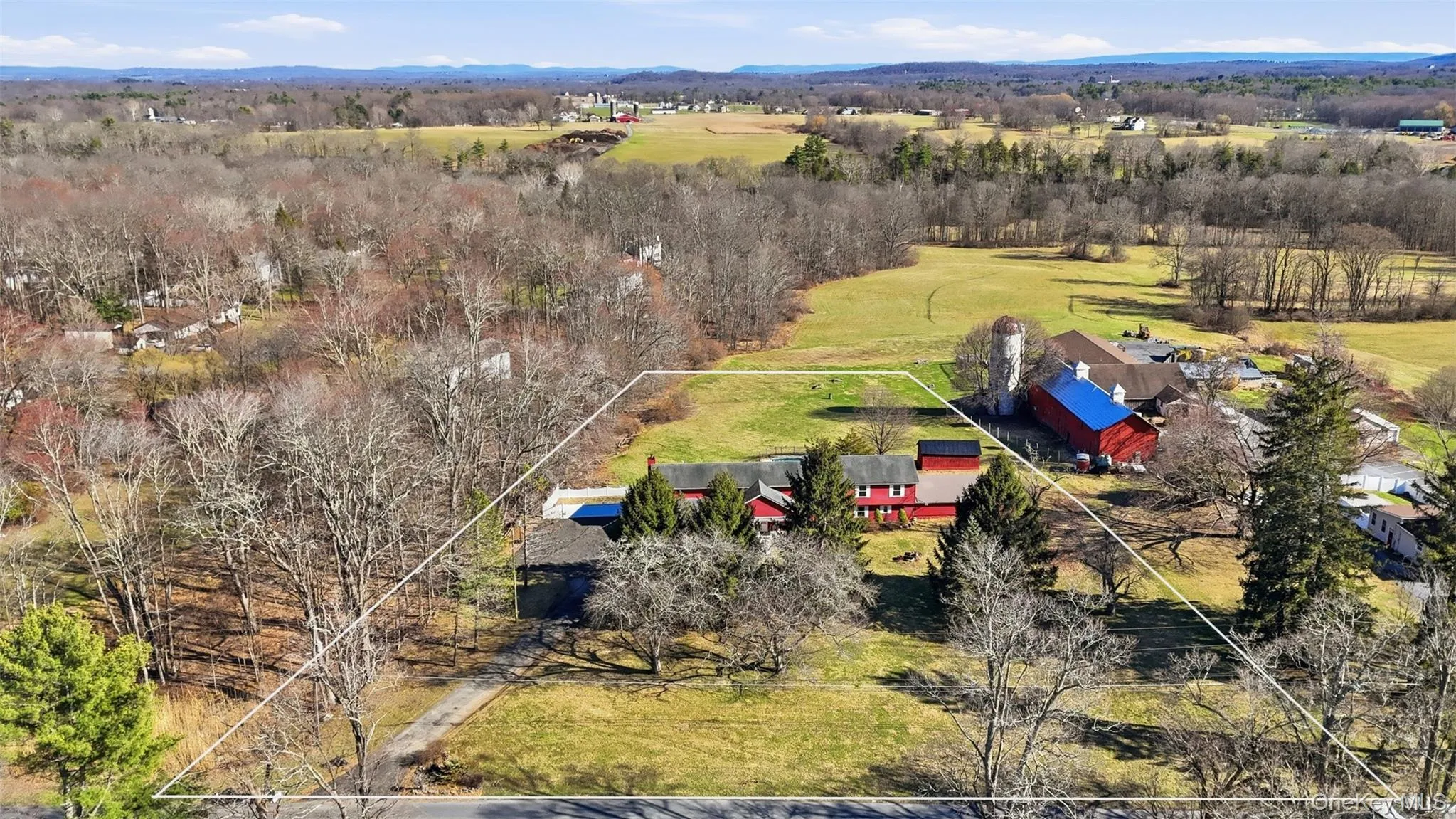 Approximate property lines Approximate property lines
