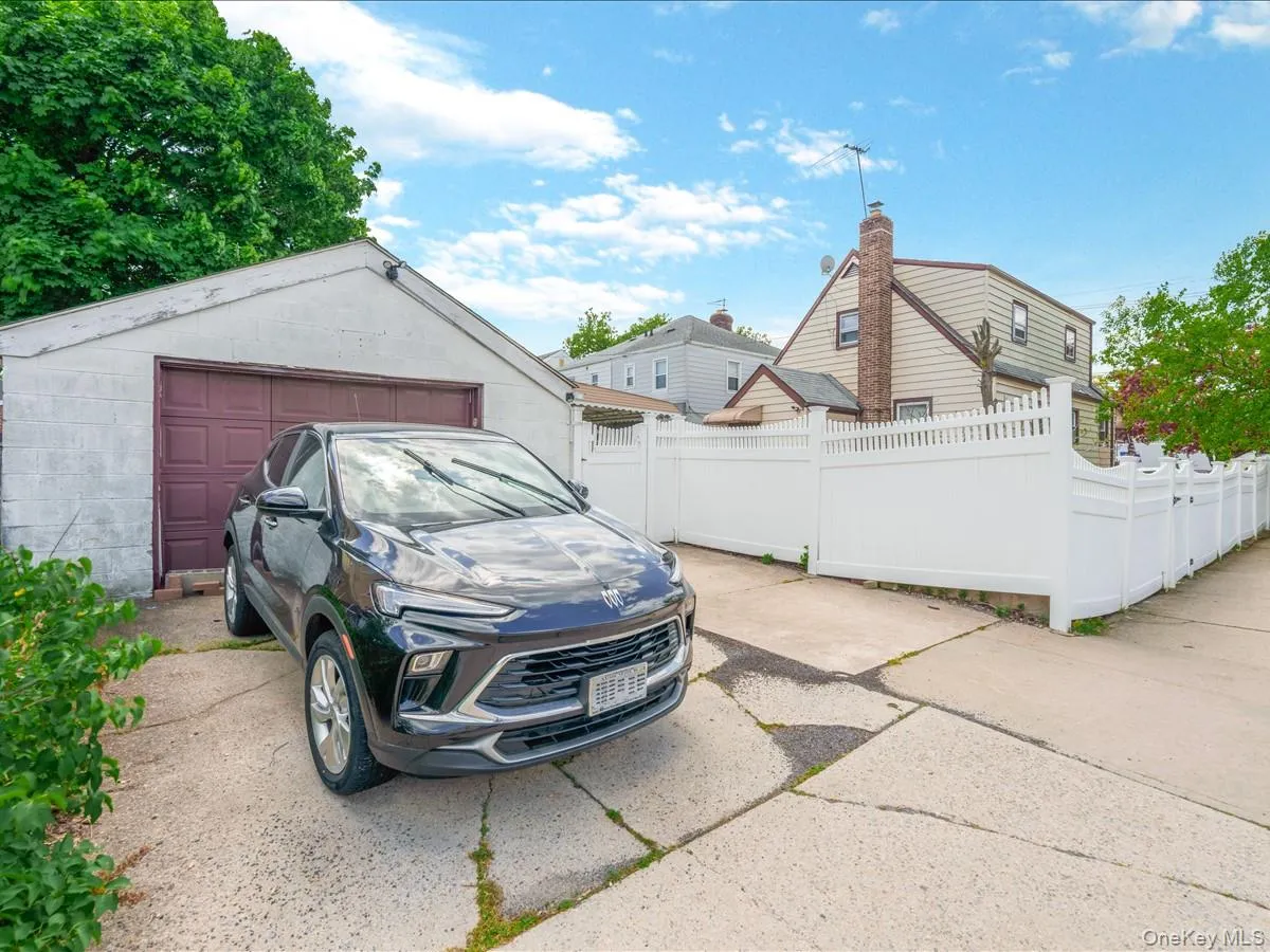 63-01 138TH Street, New York, NY, 4 Bedrooms Bedrooms, 9 Rooms Rooms,2 BathroomsBathrooms,Residential,For Rent,138TH,0,976002 63-01 138TH Street, New York, NY, 4 Bedrooms Bedrooms, 9 Rooms Rooms,2 BathroomsBathrooms,Residential,For Rent,138TH,0,976002