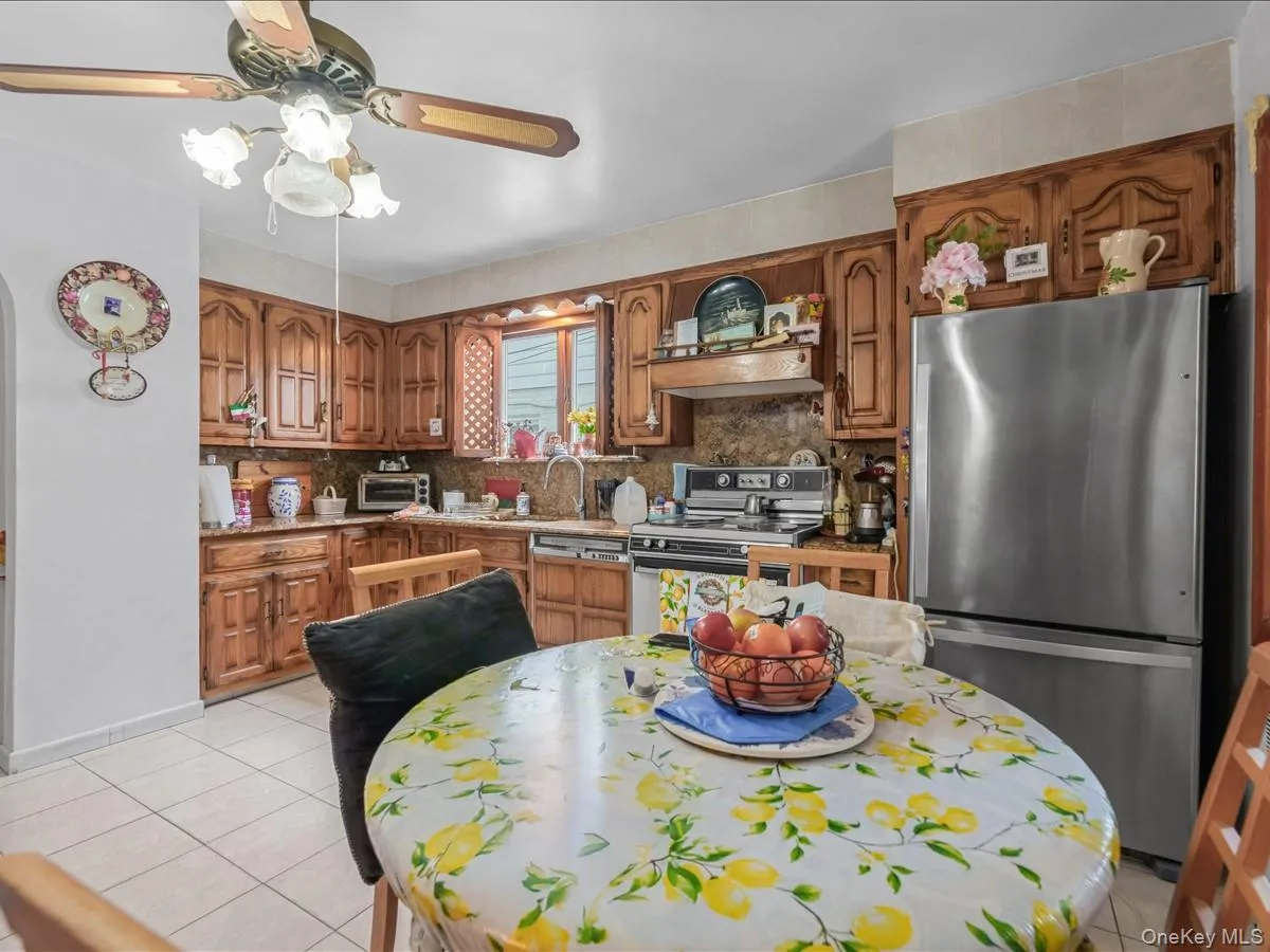 63-01 138TH Street, New York, NY, 4 Bedrooms Bedrooms, 9 Rooms Rooms,2 BathroomsBathrooms,Residential,For Rent,138TH,0,976002 63-01 138TH Street, New York, NY, 4 Bedrooms Bedrooms, 9 Rooms Rooms,2 BathroomsBathrooms,Residential,For Rent,138TH,0,976002
