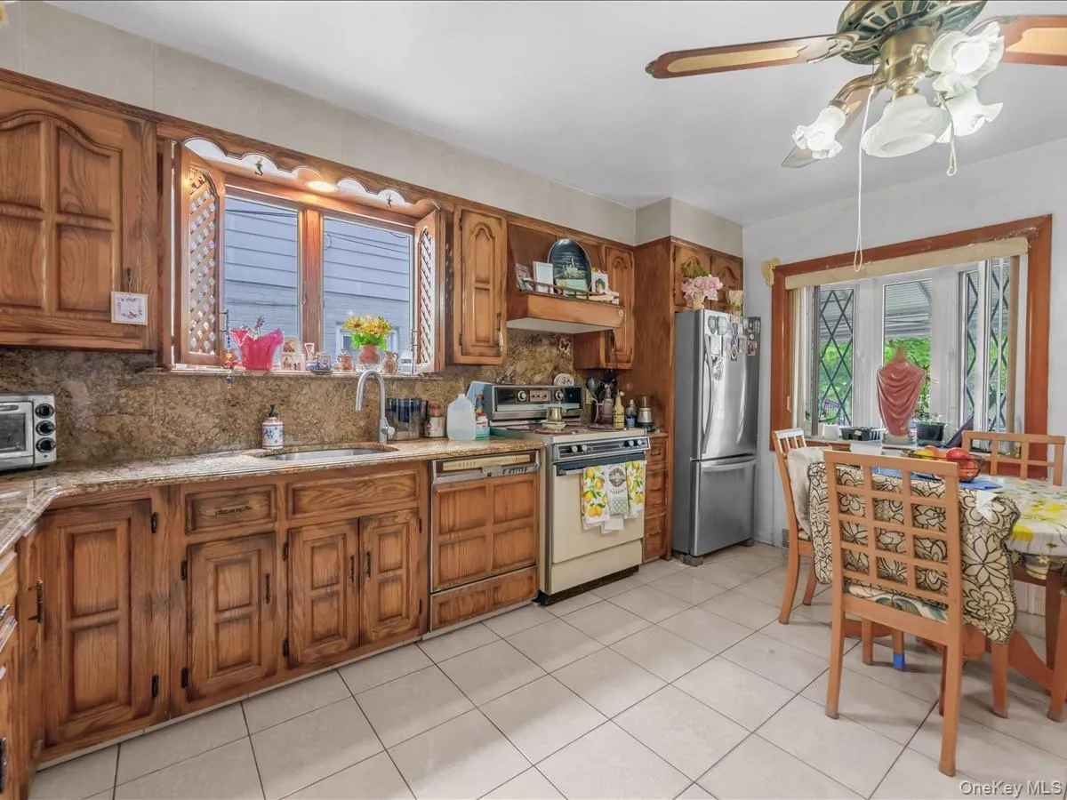 63-01 138TH Street, New York, NY, 4 Bedrooms Bedrooms, 9 Rooms Rooms,2 BathroomsBathrooms,Residential,For Rent,138TH,0,976002 63-01 138TH Street, New York, NY, 4 Bedrooms Bedrooms, 9 Rooms Rooms,2 BathroomsBathrooms,Residential,For Rent,138TH,0,976002