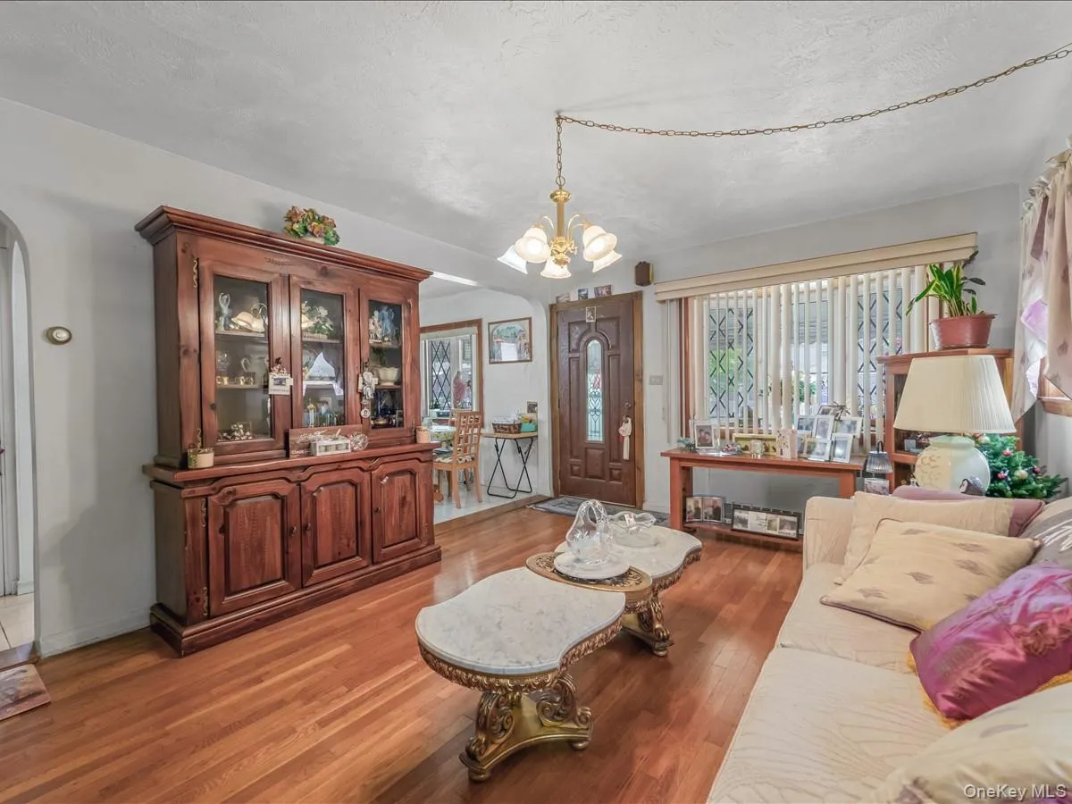 63-01 138TH Street, New York, NY, 4 Bedrooms Bedrooms, 9 Rooms Rooms,2 BathroomsBathrooms,Residential,For Rent,138TH,0,976002 63-01 138TH Street, New York, NY, 4 Bedrooms Bedrooms, 9 Rooms Rooms,2 BathroomsBathrooms,Residential,For Rent,138TH,0,976002