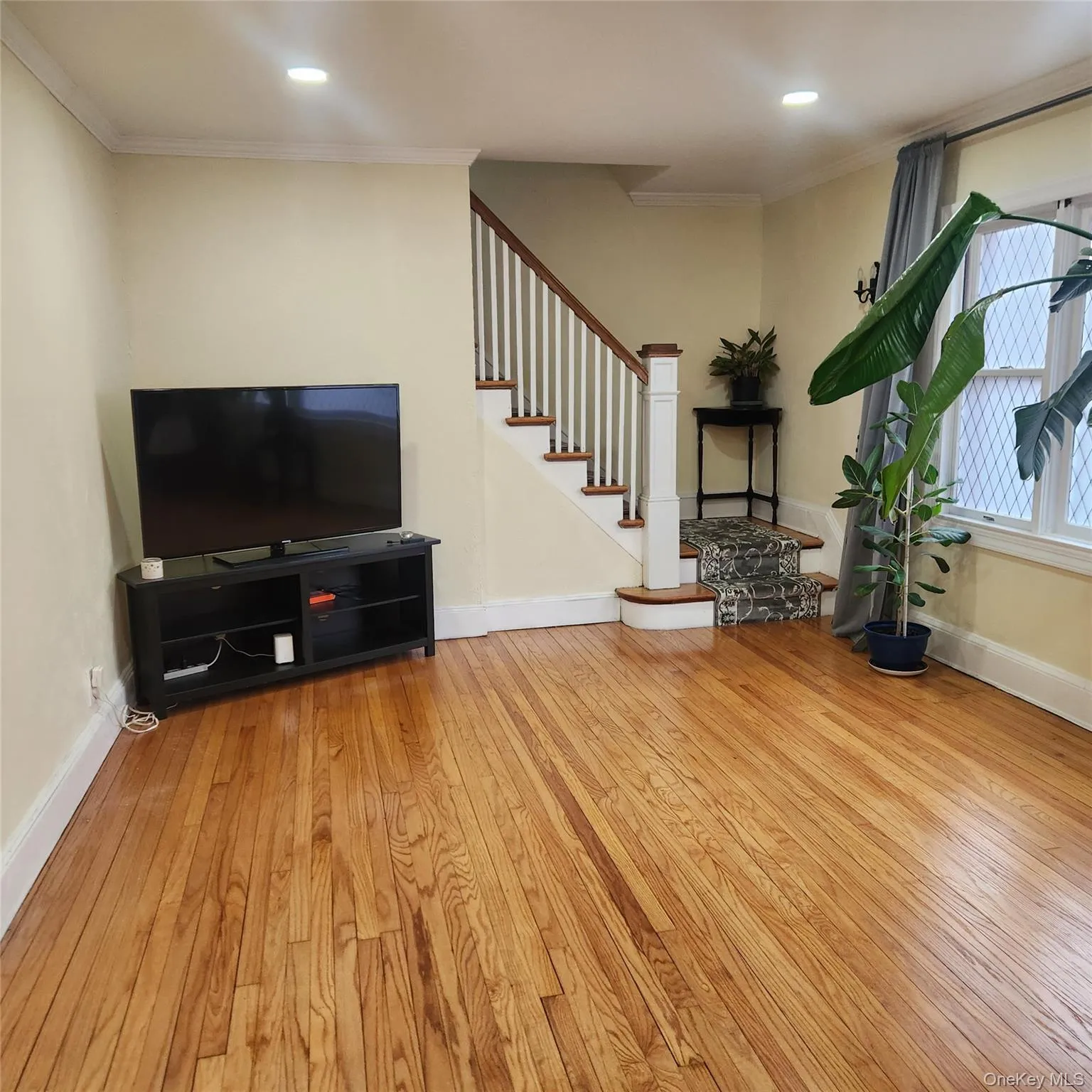 71 Davis Street, Hempstead, NY, 3 Bedrooms Bedrooms, 8 Rooms Rooms,1 BathroomBathrooms,Residential Lease,For Rent,Davis,0,976005 71 Davis Street, Hempstead, NY, 3 Bedrooms Bedrooms, 8 Rooms Rooms,1 BathroomBathrooms,Residential Lease,For Rent,Davis,0,976005
